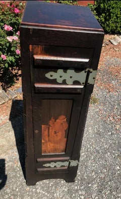 ANTIQUE  Kleiner Schrank „Shop of the Crafter“  MIT EINLAGE  - Stickley-Ära - W7315