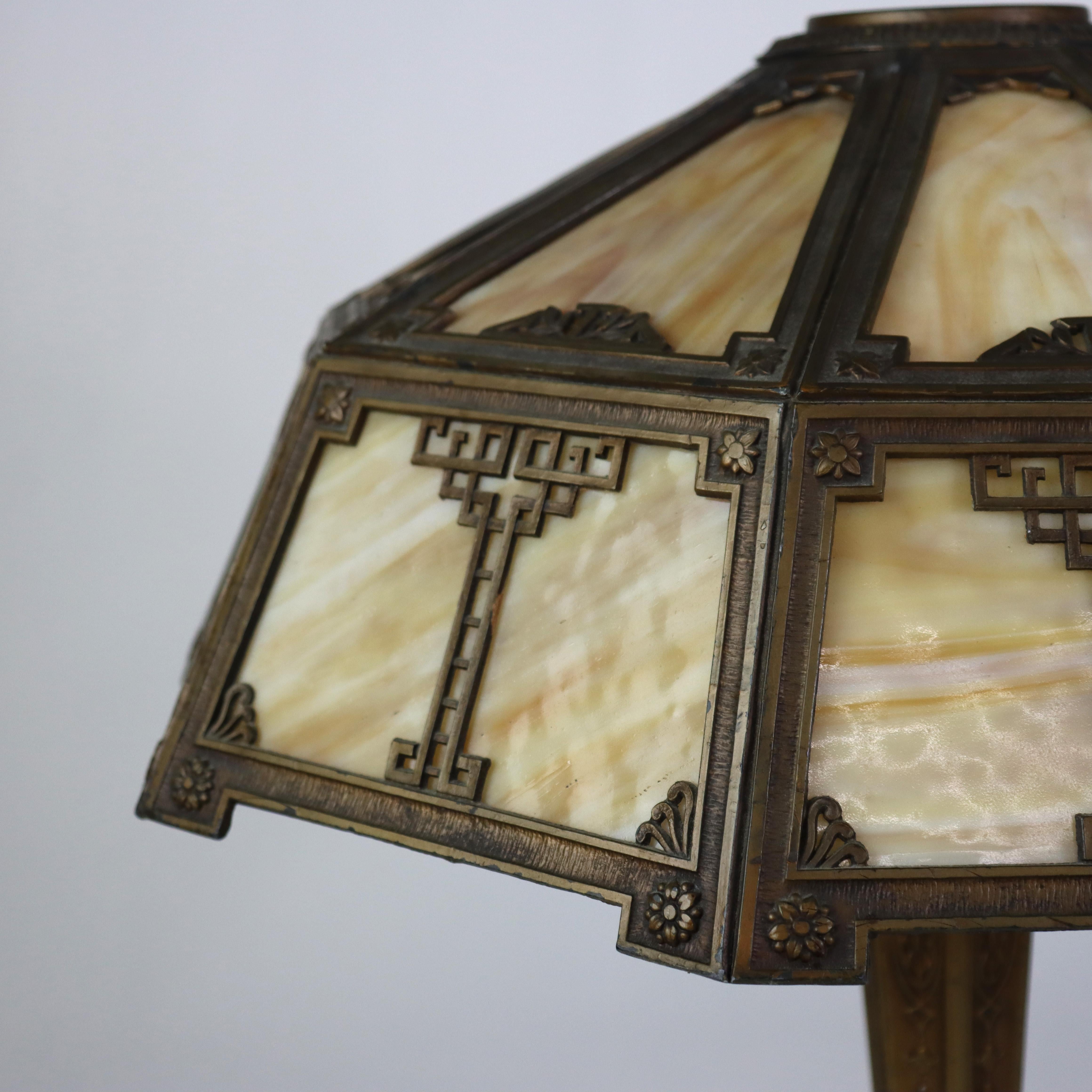Antike Arts & Crafts Schlacke Glas Tischlampe C1910 (20. Jahrhundert) im Angebot