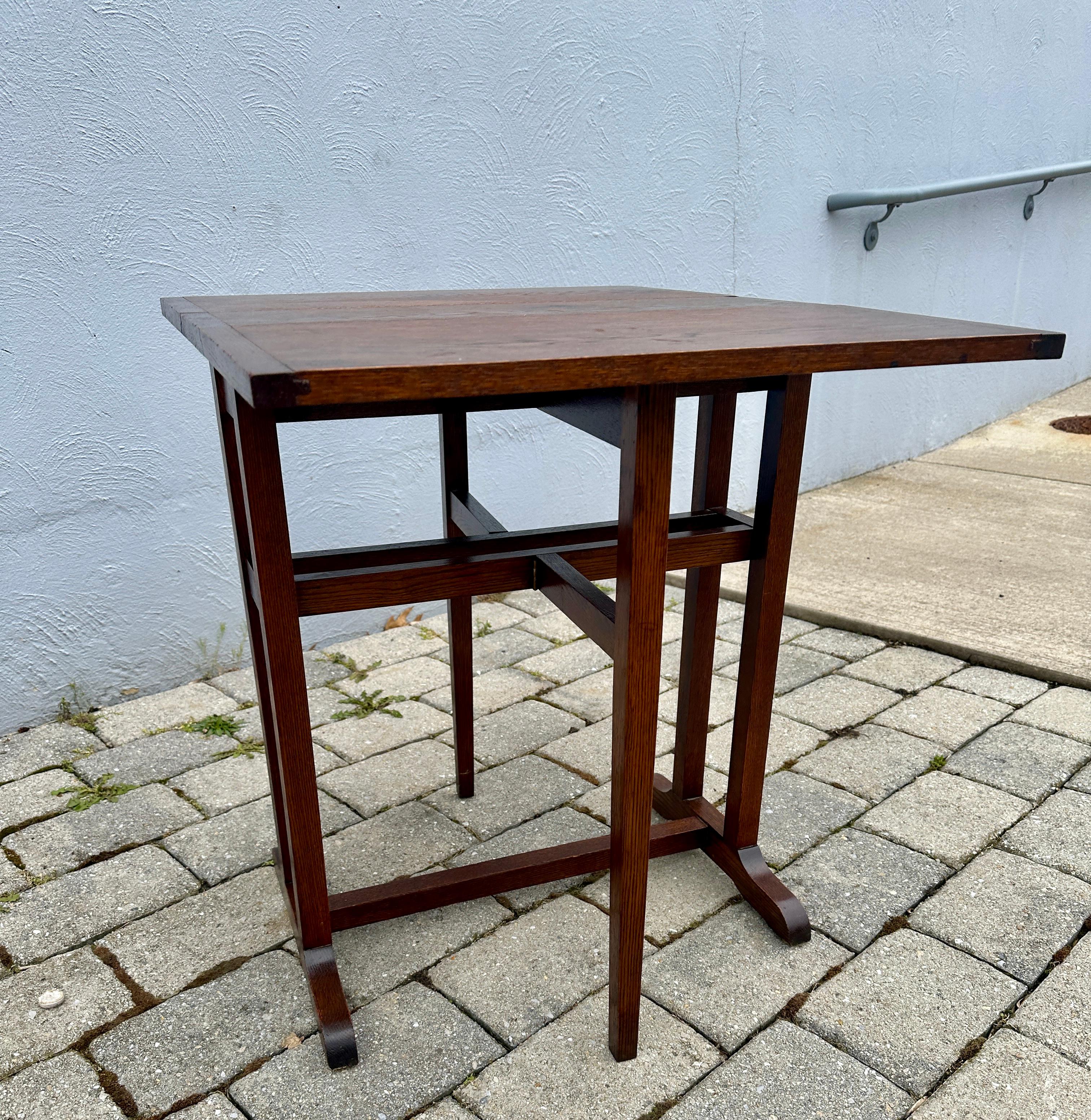 Petite table à abattant Arts & Crafts d'époque Stickley en vente 3