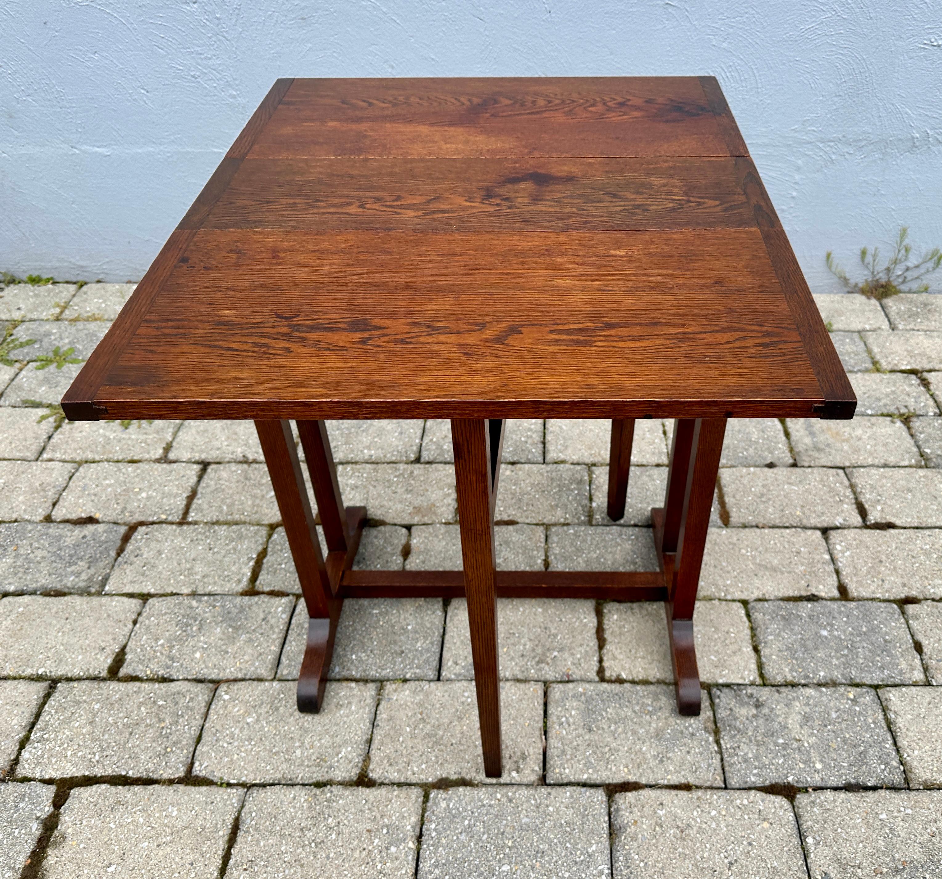 Petite table à abattant Arts & Crafts d'époque Stickley en vente 11
