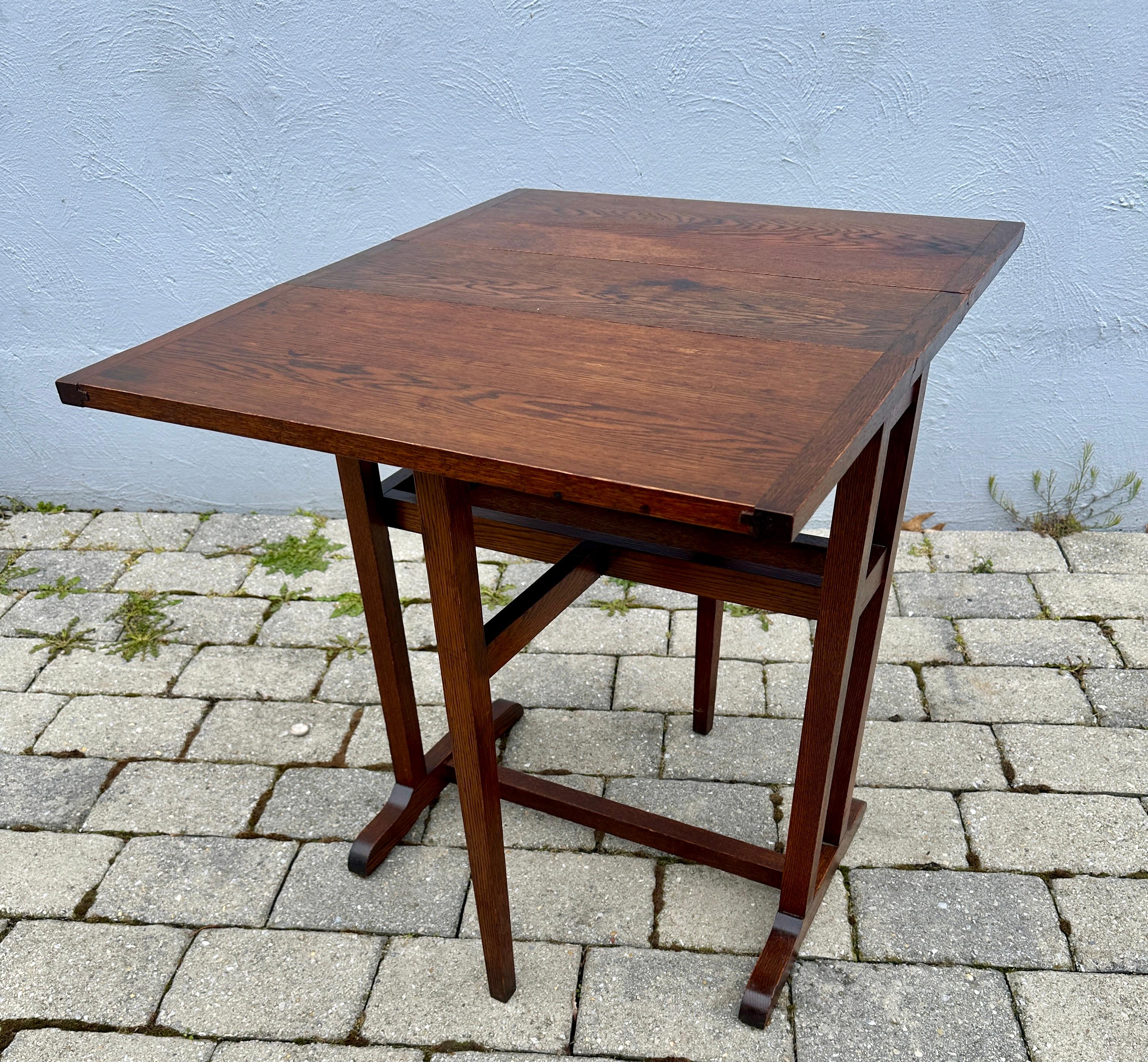 Petite table à abattant Arts & Crafts d'époque Stickley en vente 2