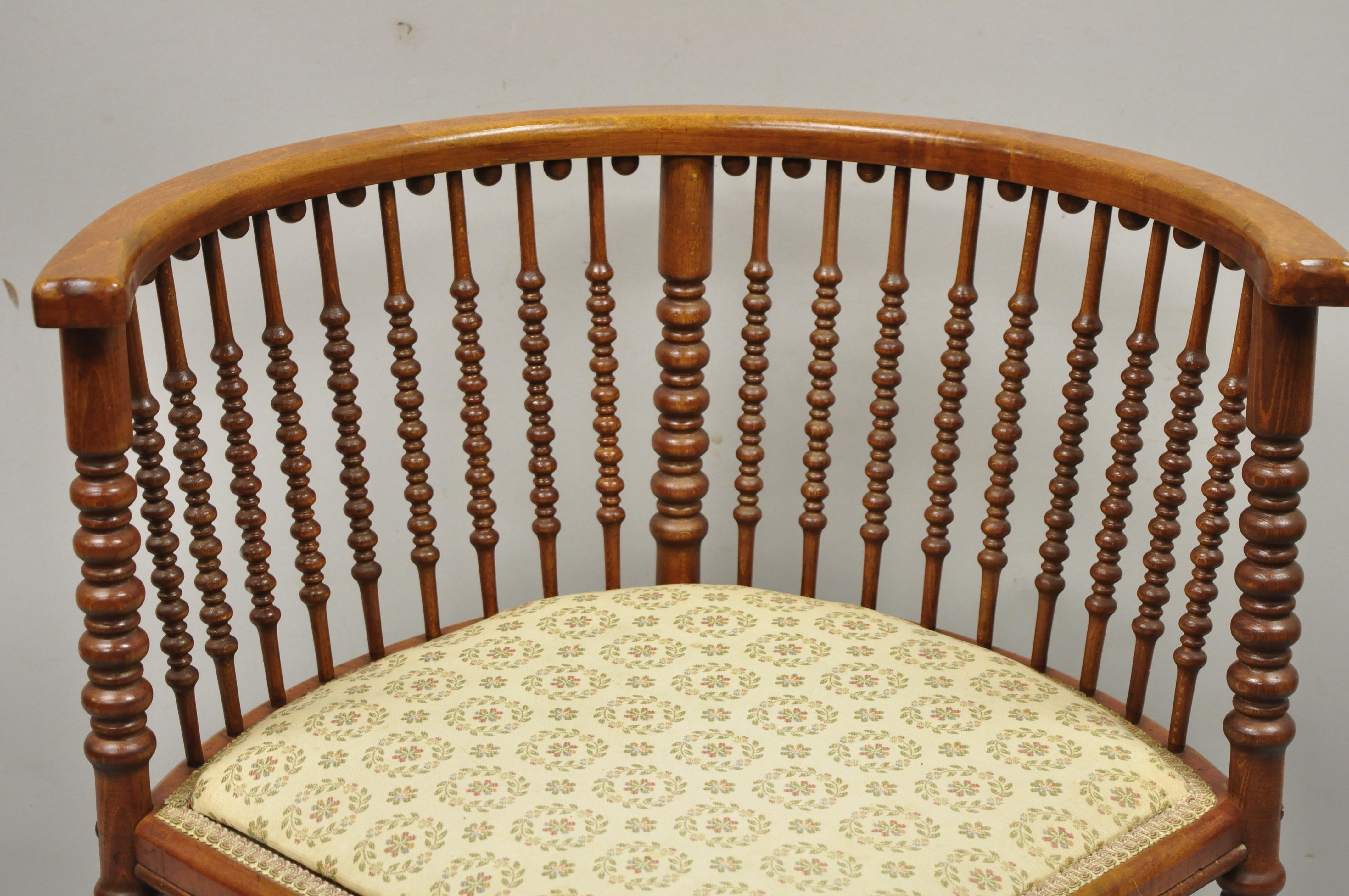 Antique Arts & Crafts spool carved corner chair bobbin chair stick and ball. Item features turn carved spindle frame, upholstered seat, very nice antique item, quality American craftsmanship, great style and form. Circa early 1900s. Measurements: