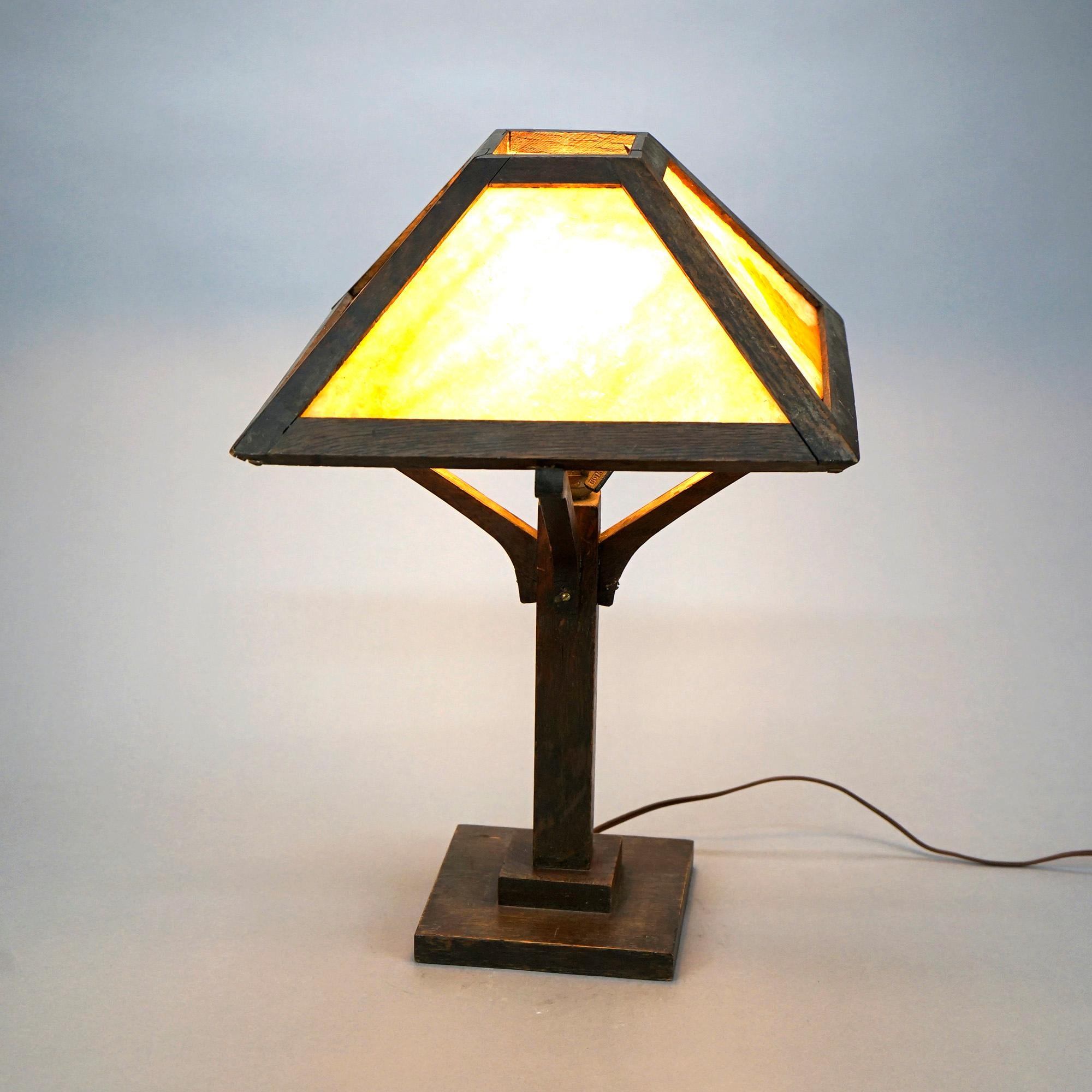 Antique Arts & Crafts Stickley Prairie School Slag Glass & Oak Table Lamp, C1910 In Good Condition In Big Flats, NY
