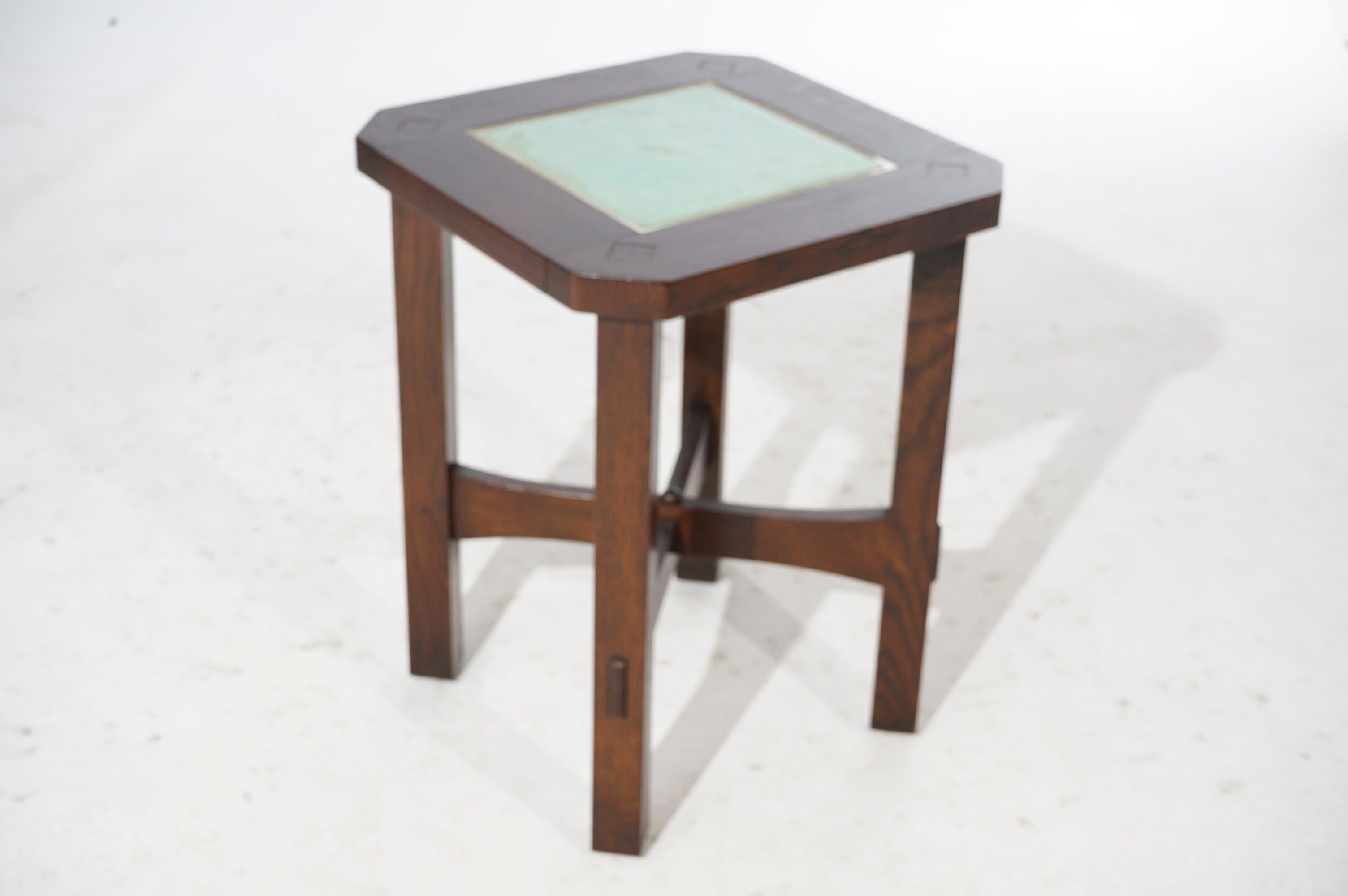 American Arts & Crafts Stickley Mission Oak & Tile Clip Corner Table 20thC