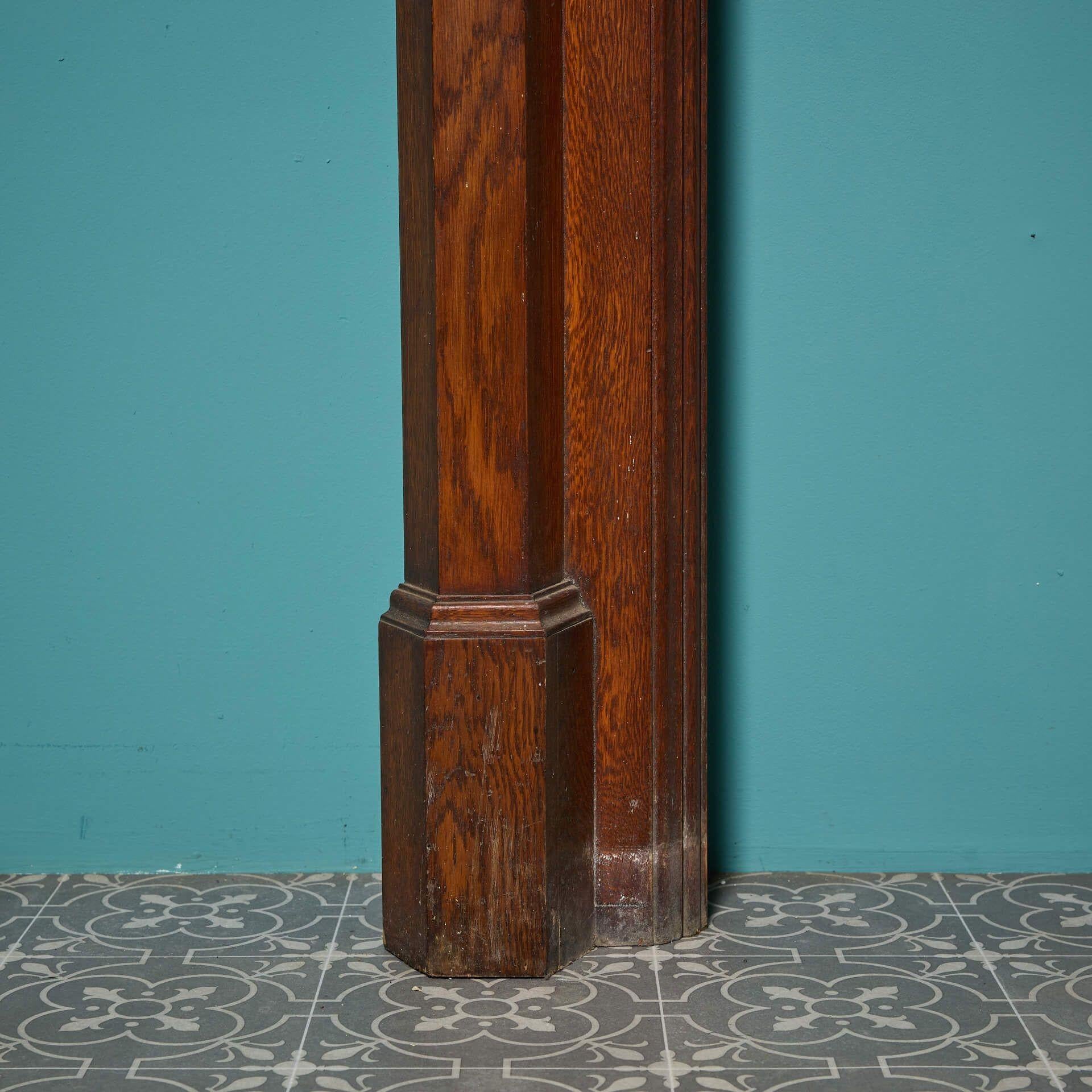 Antiker Kamin aus massiver Eiche im Arts & Craft Stil im Zustand „Relativ gut“ im Angebot in Wormelow, Herefordshire