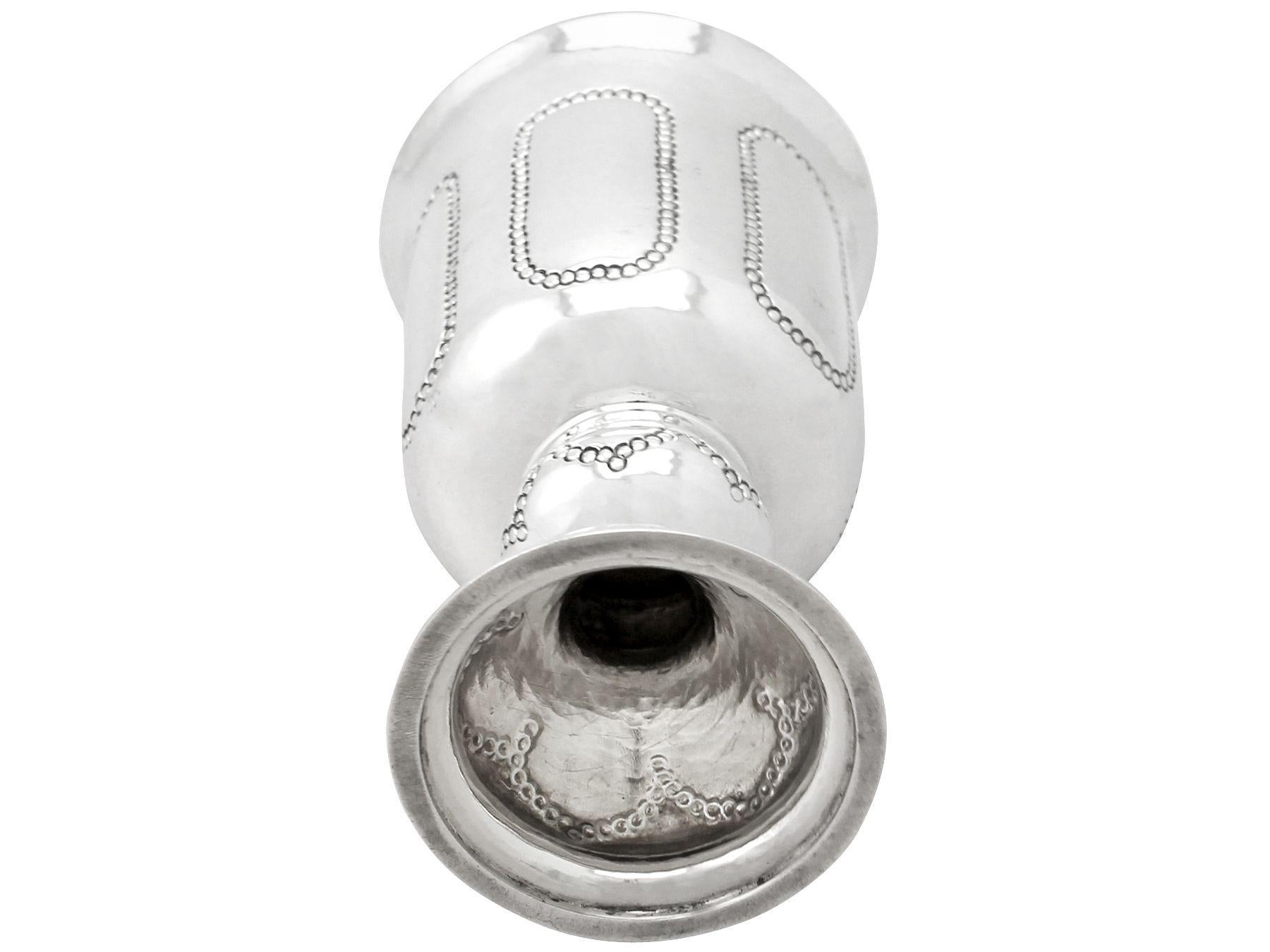 Copa de plata de ley estilo Arts & Crafts Silver en venta