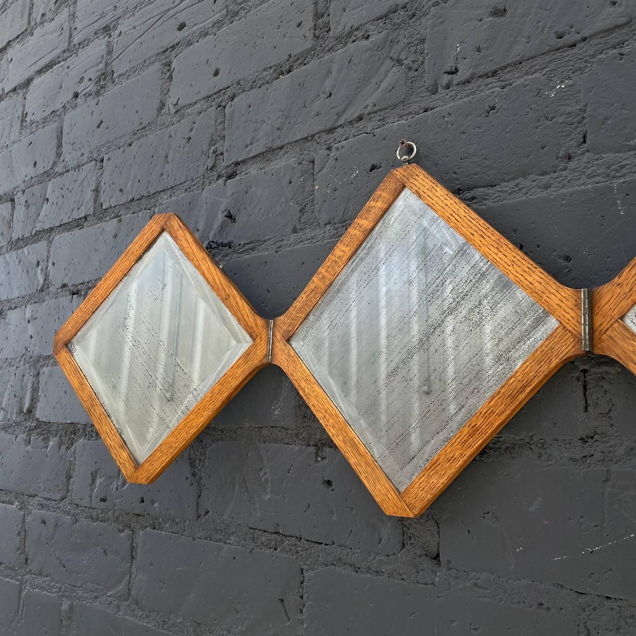 Chêne Antique Arts & Crafts Trifold Wall Hanging Vanity Mirror en vente