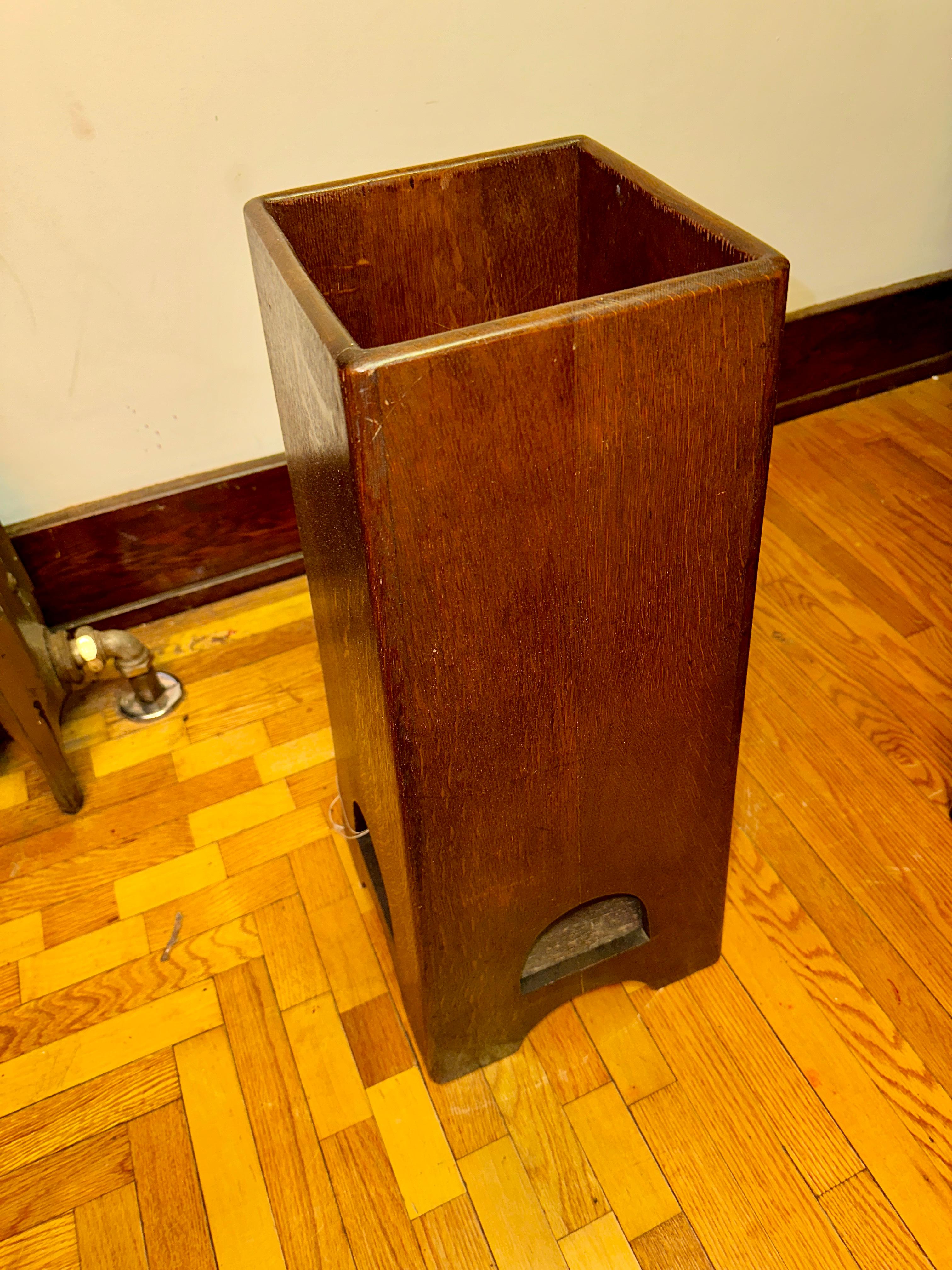 Antico  Portaombrelli A&C di Brooks, modello 228 - W4984  Vendita dell'epoca Stickley in vendita 5