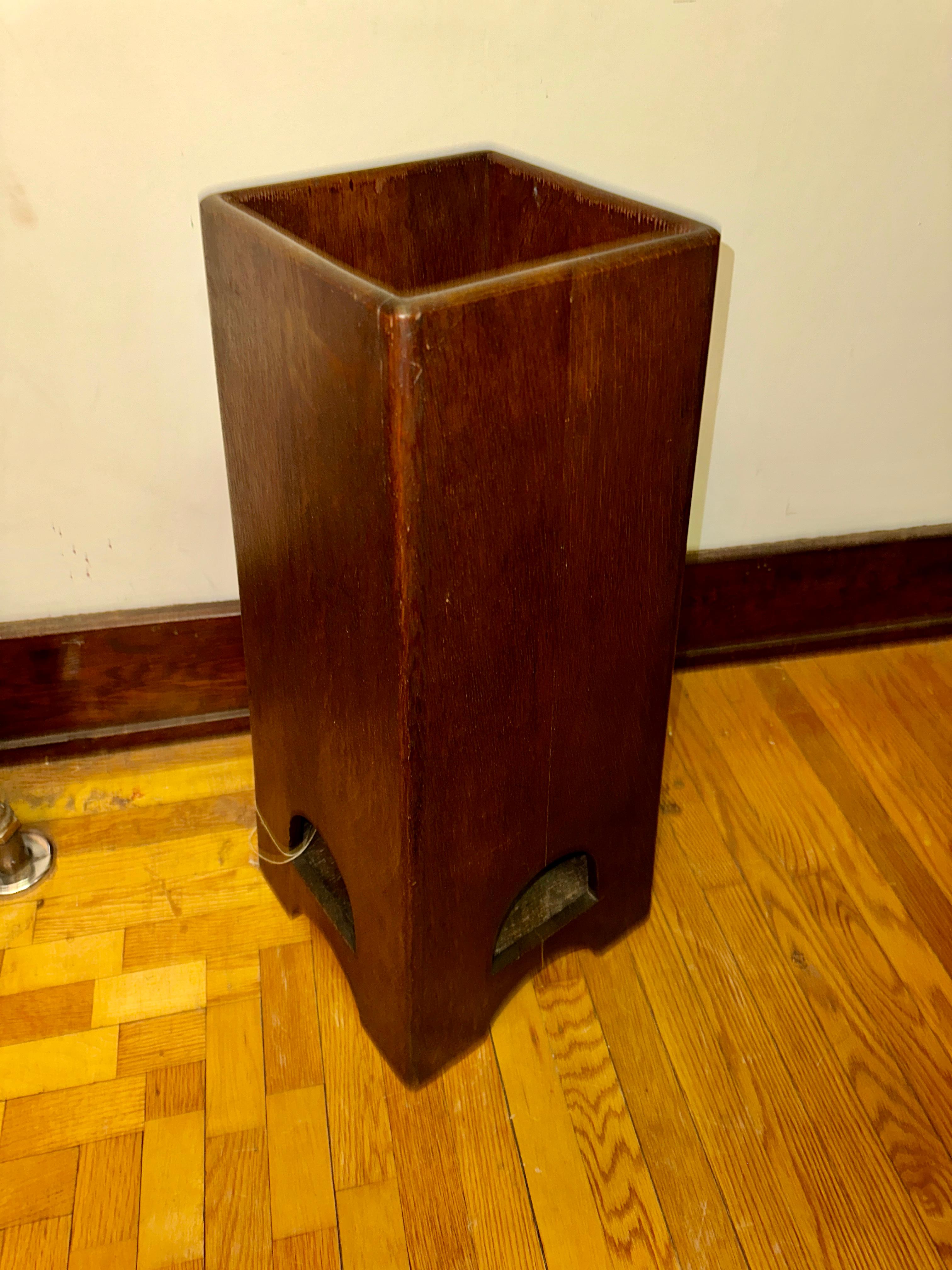 Antico  Portaombrelli A&C di Brooks, modello 228 - W4984  Vendita dell'epoca Stickley in vendita 7