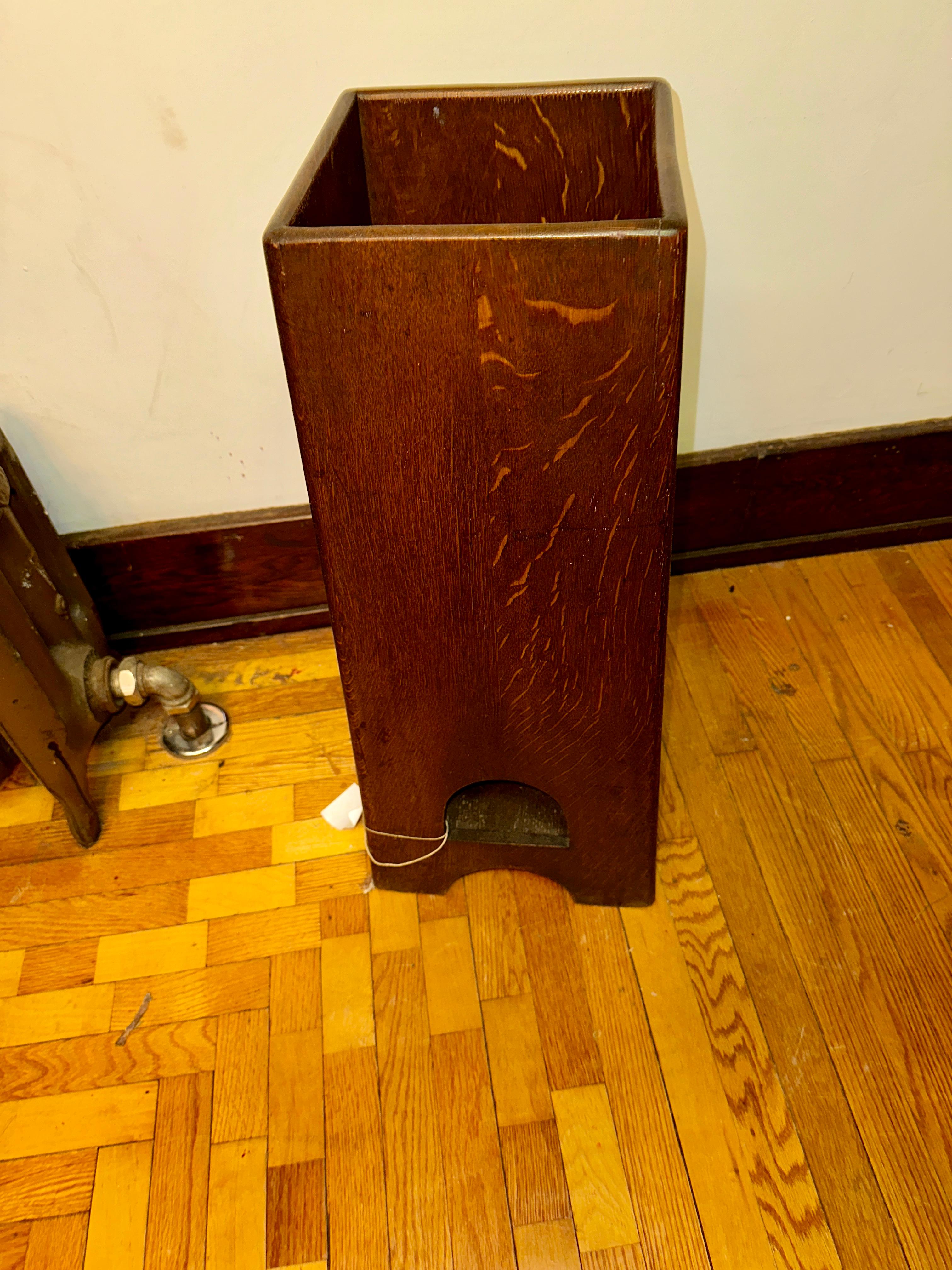 Antico  Portaombrelli A&C di Brooks, modello 228 - W4984  Vendita dell'epoca Stickley in vendita 10