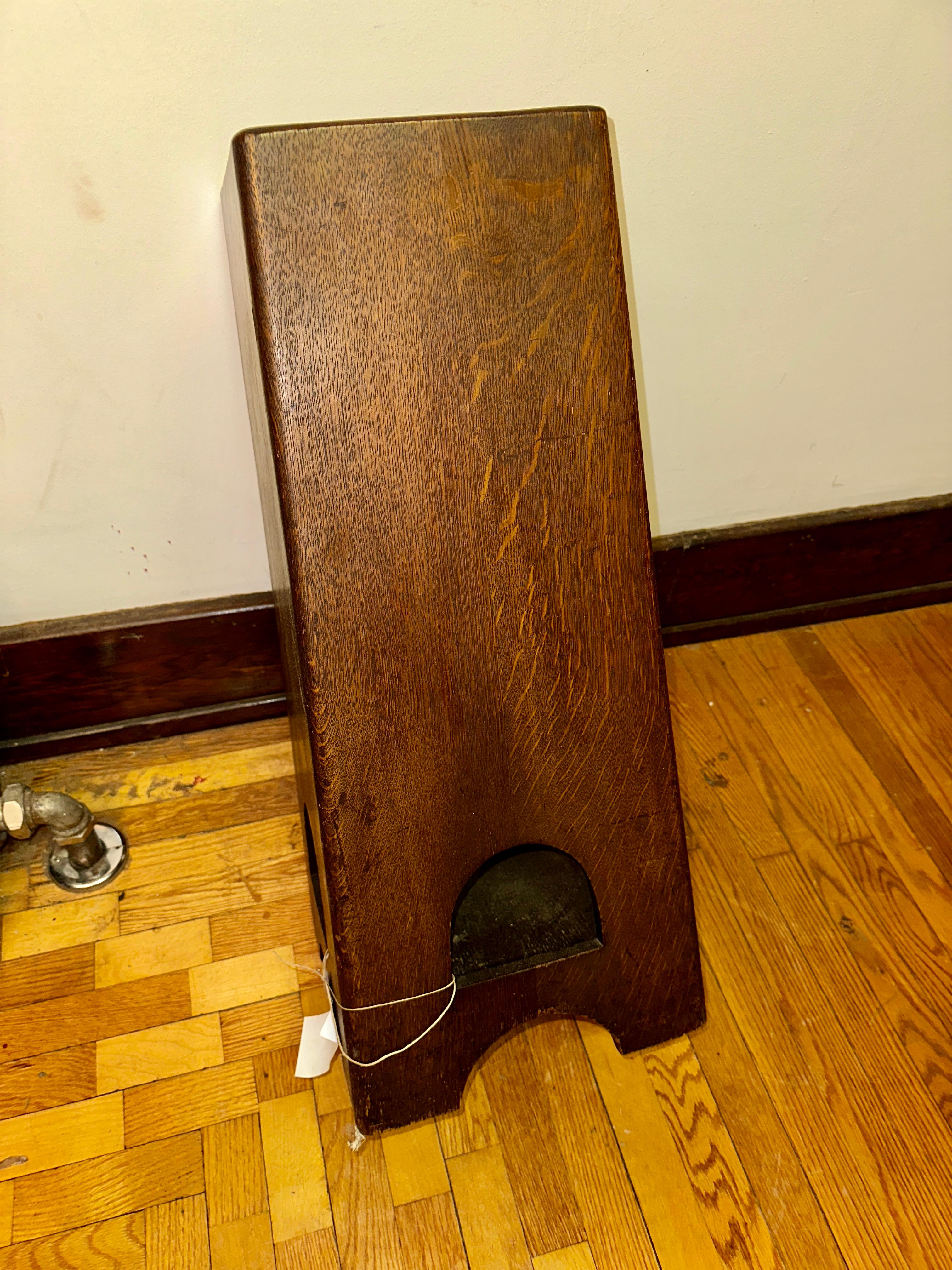 Quercia Antico  Portaombrelli A&C di Brooks, modello 228 - W4984  Vendita dell'epoca Stickley in vendita