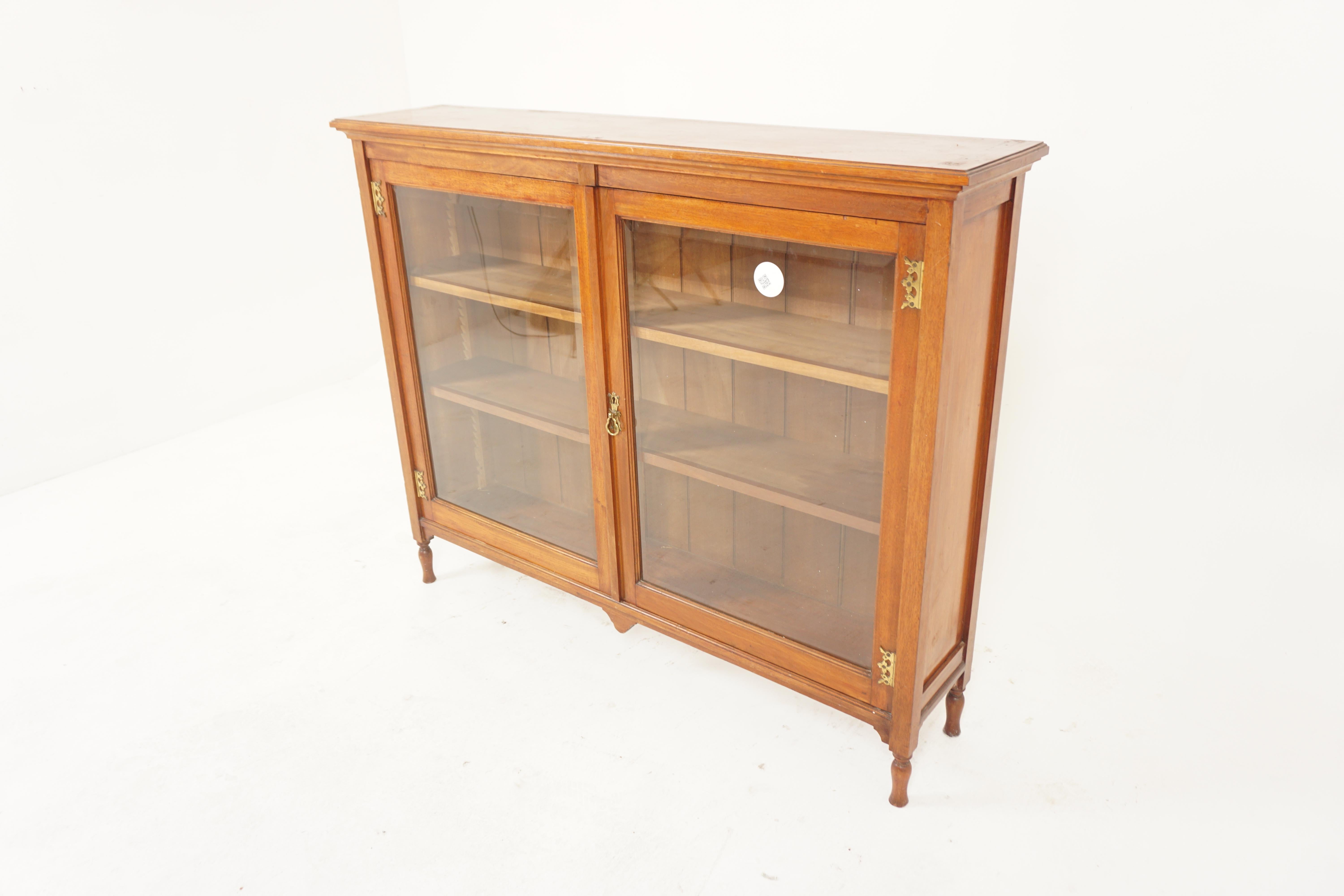 Antique Arts & Crafts Walnut Bookcase, Display Cabinet, Bevelled Glass, Scotland 1890, H1010

Solid Walnut
Original Finish
Rectangular moulded top
Pair of original bevelled glass doors
Exterior brass hinges
Cabinet when opened shows pair of