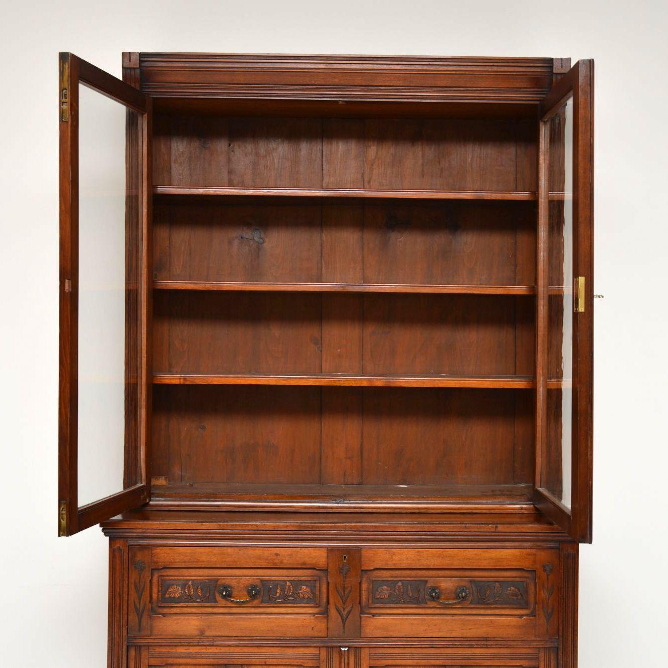Antique Arts & Crafts Walnut Secretaire Bookcase (Walnuss)