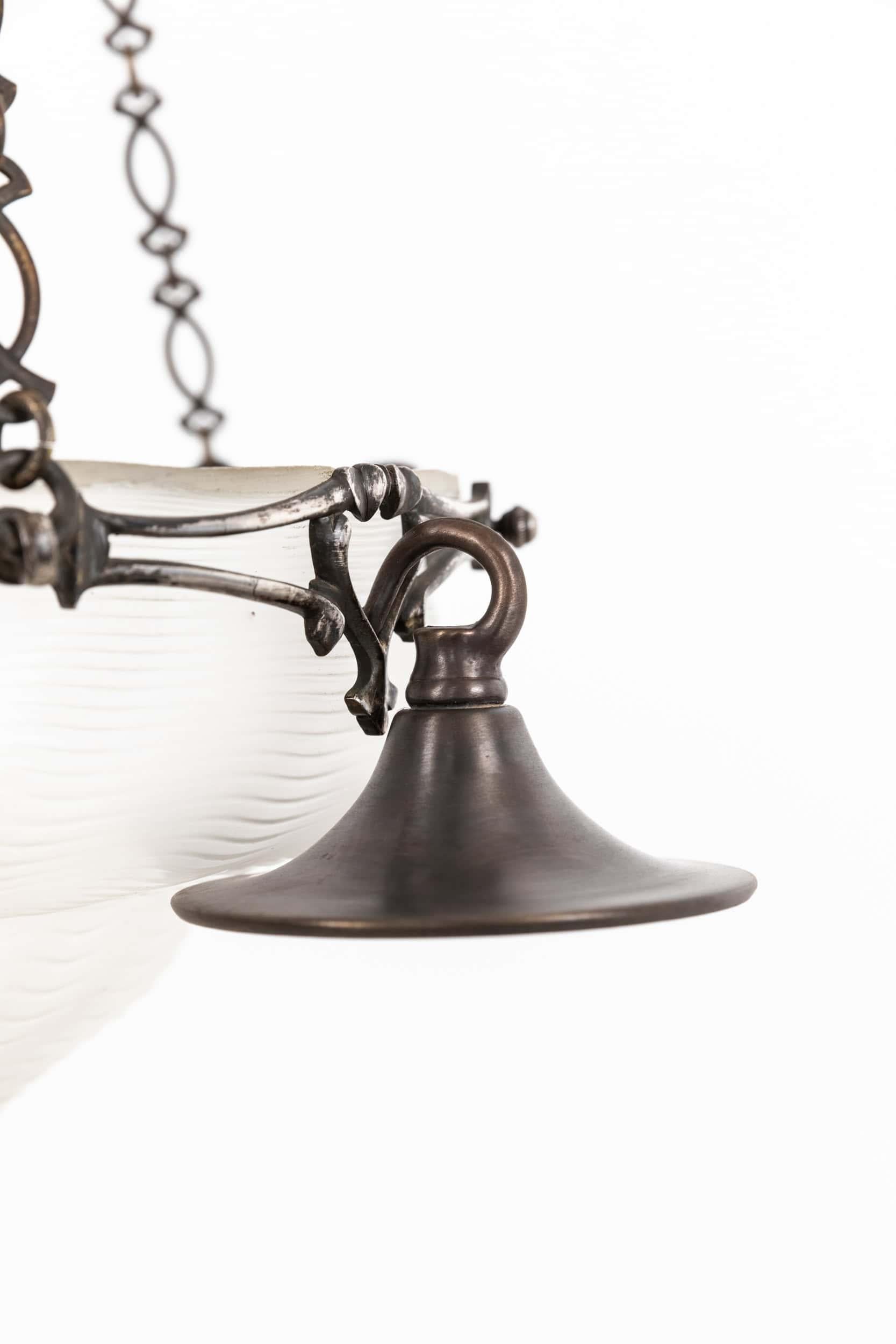 Antike Kunst & Handwerk W.A.S. Benson / Powell Glas Plafonnier Licht. C.1900 im Zustand „Relativ gut“ im Angebot in London, GB