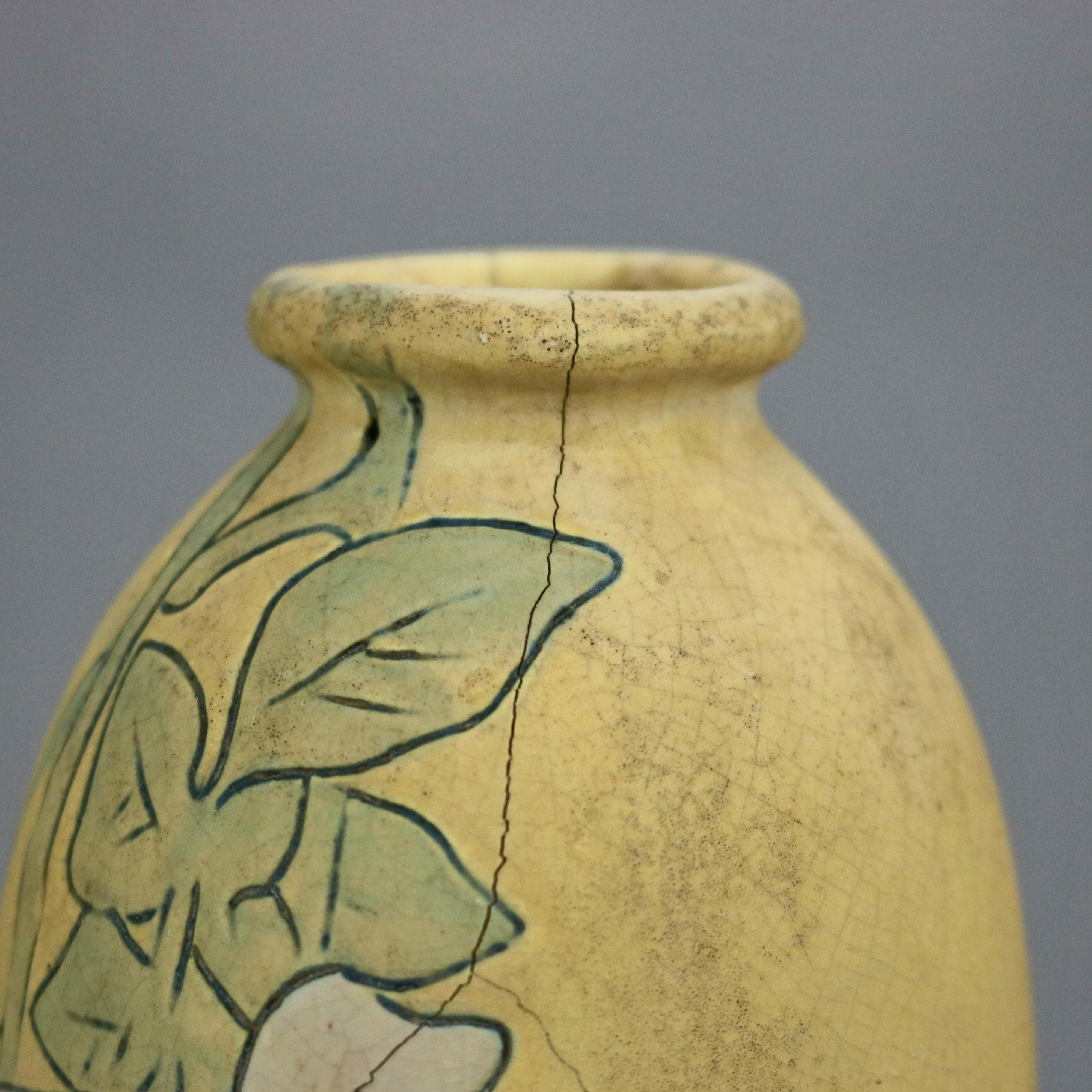 Vernissé Vase d'art ancien Arts & Crafts Weller en poterie à fleurs incisées à glaçure mate, 1920 en vente