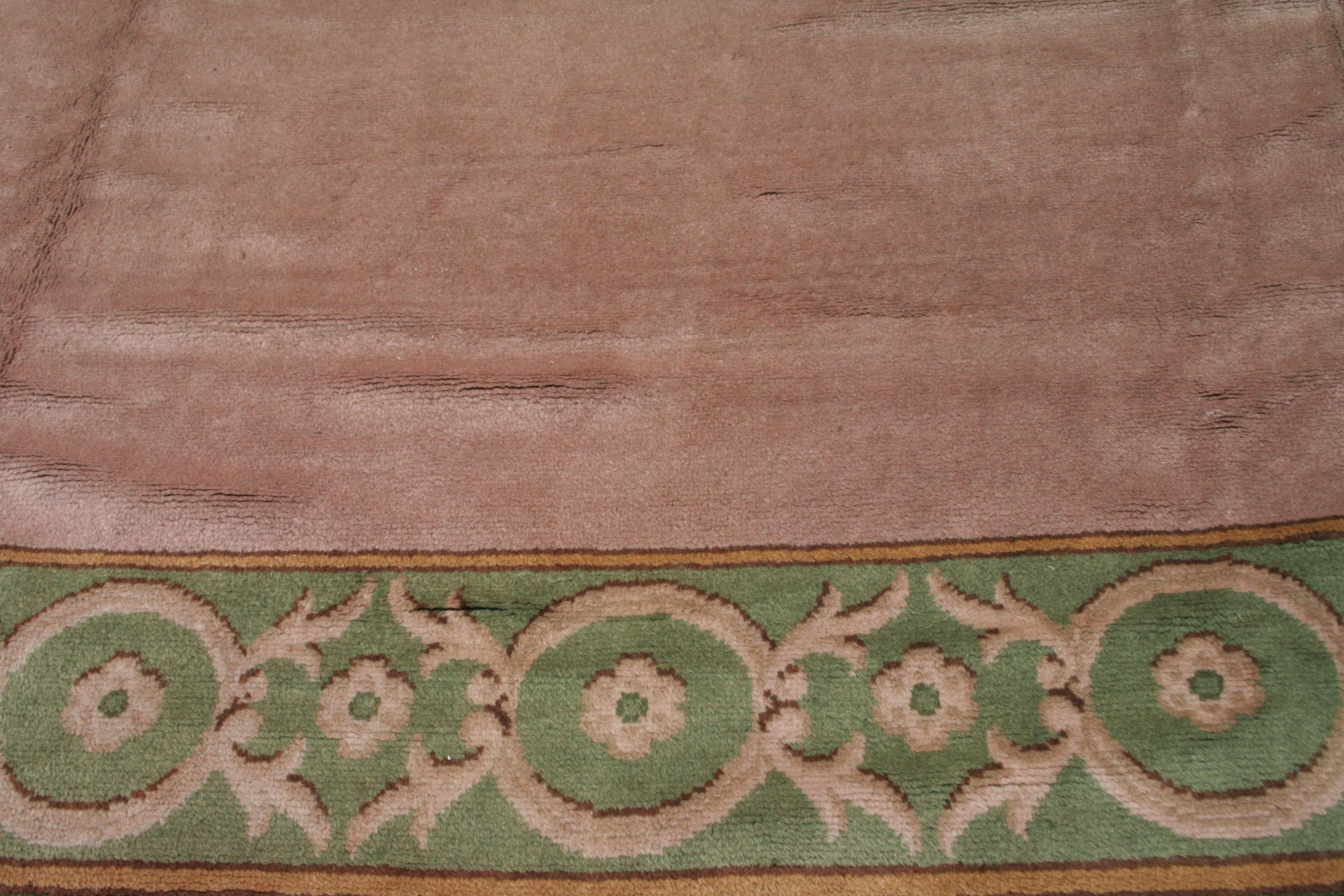 Antiker Arts and Crafts Wilton Oversize-Teppich mit grüner architektonischer Bordüre (Handgeknüpft) im Angebot