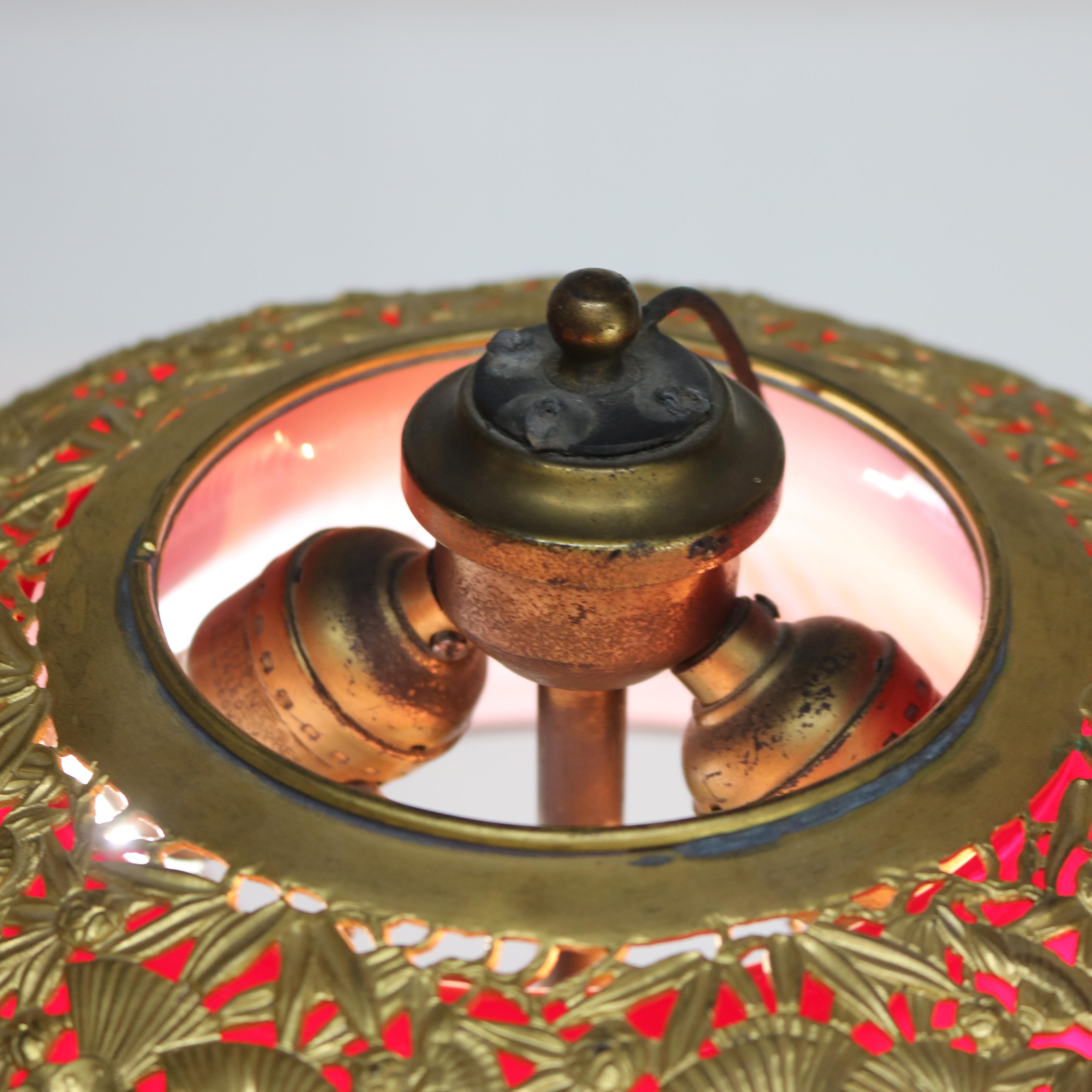Ancienne lampe de bureau Arts & Crafts en fer forgé avec abat-jour en verre rouge C1920 en vente 1