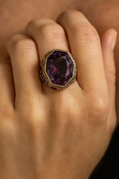 Antique Arts & Crafts Yellow Gold Unique Cut Amethyst Solitaire Leaf Work Ring
