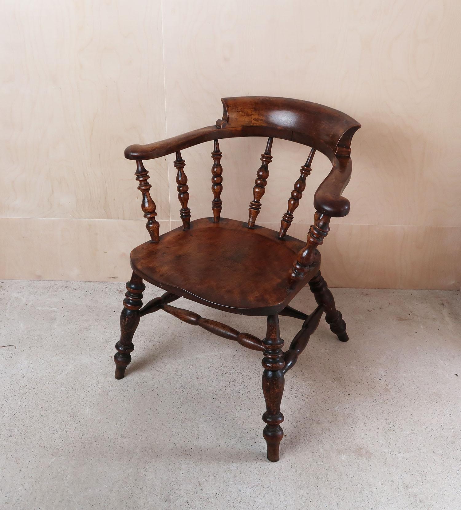 Super piece of country furniture.

Very honest piece. 

Totally original patina

No re-polishing or restorations

Sturdy construction.

Free UK shipping.












