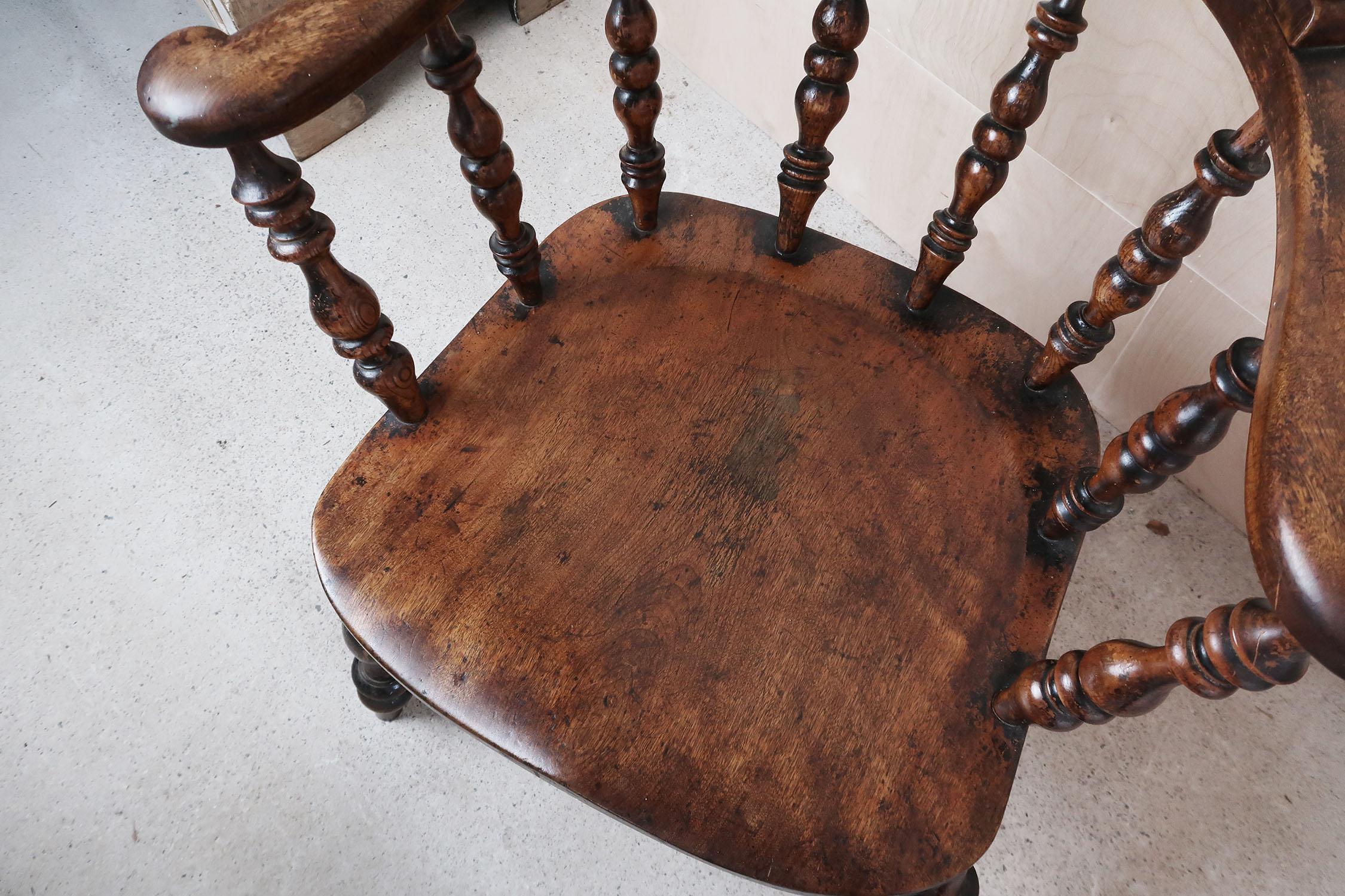 Chaise de capitaine antique en frêne et orme, Angleterre, 19ème siècle Bon état - En vente à St Annes, Lancashire