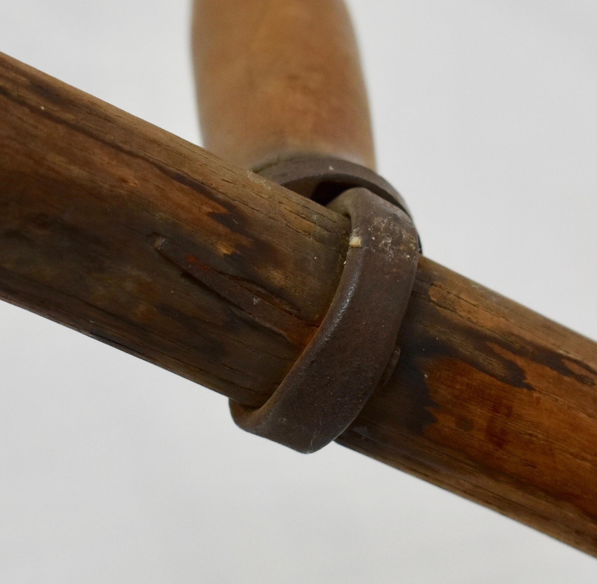 guadaña de madera vieja
