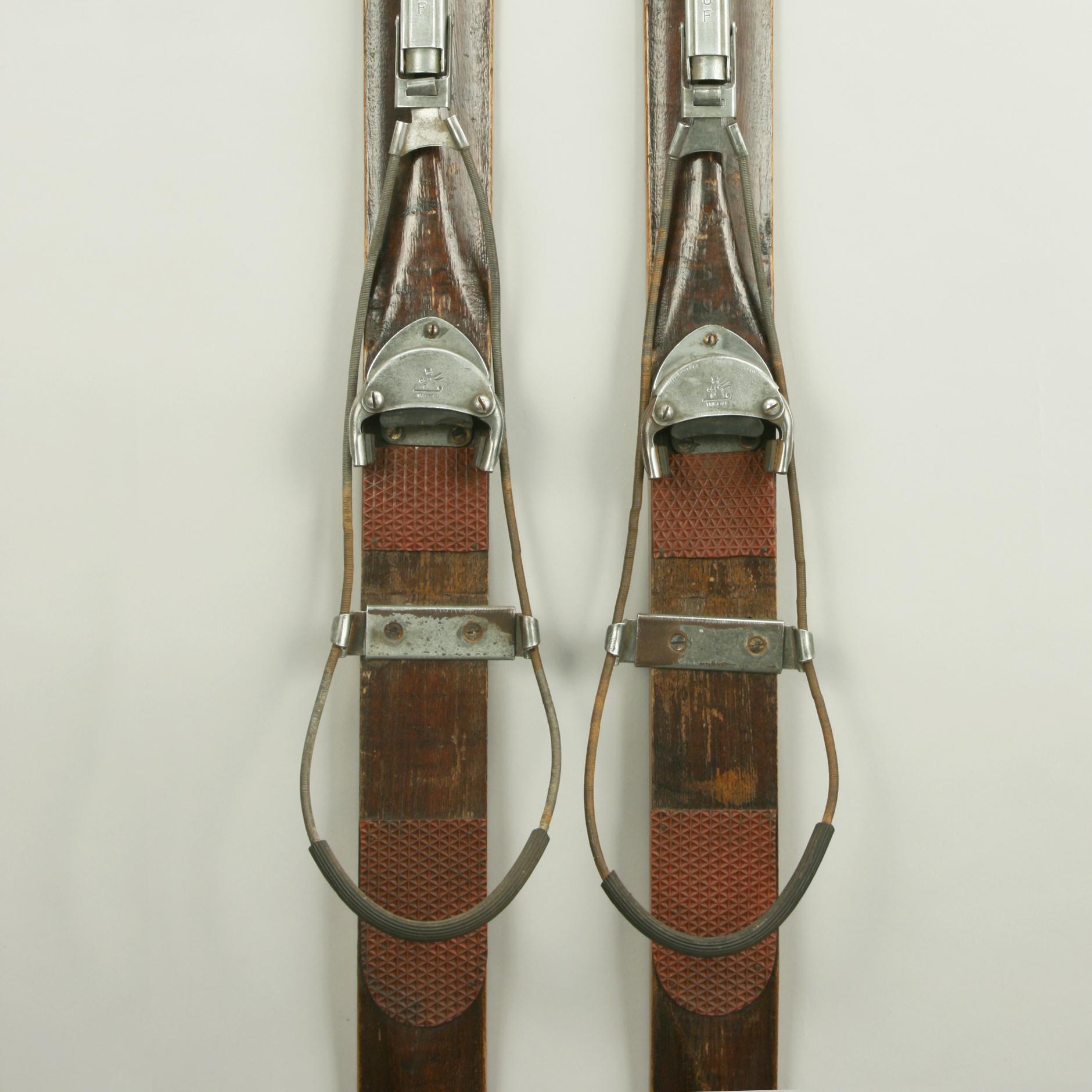 Antique Ash Skis with Unique Oberhof Safety Bindings, Telemark Museum piece. 3