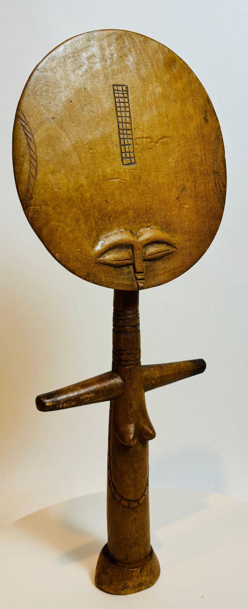 20ième siècle Ancienne poupée de fertilité Arte Antiques Akua'ba, Ghana Art traditionnel africain en vente