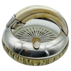 Cendrier ancien en plaqué argent et en verre taillé avec des dents de sangle, 1910