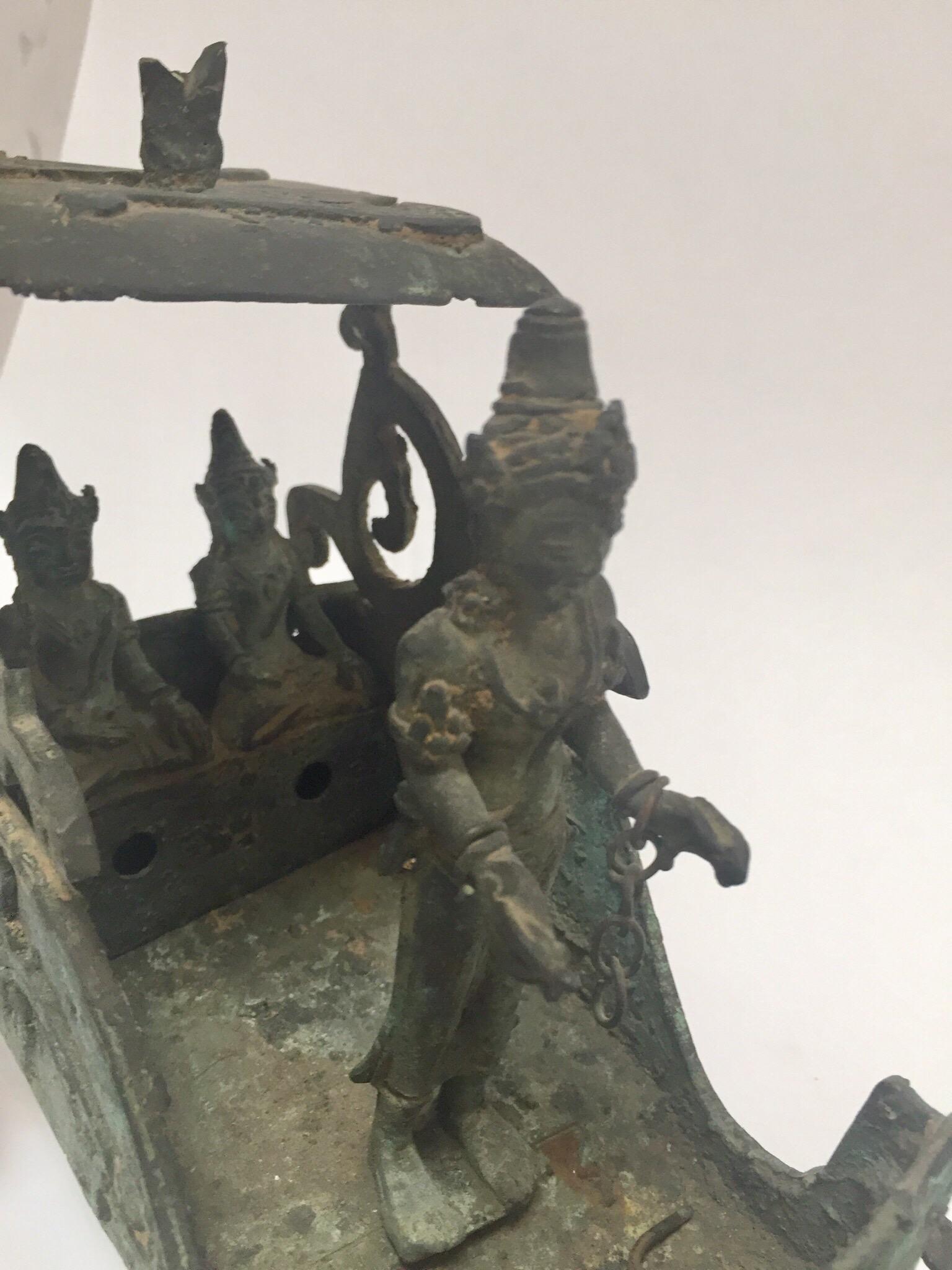 Antiker asiatischer Bronze-Chariot mit Drachenkopf, der von Pferden gezogen wird im Angebot 5