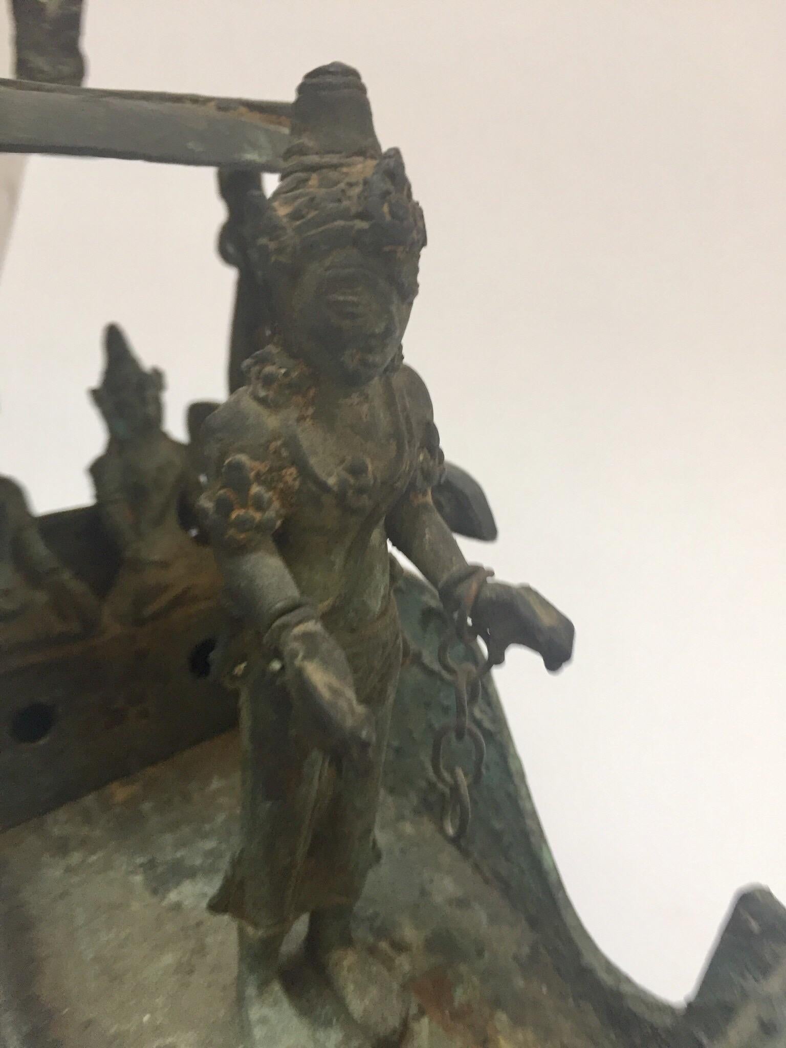 Antiker asiatischer Bronze-Chariot mit Drachenkopf, der von Pferden gezogen wird im Angebot 7