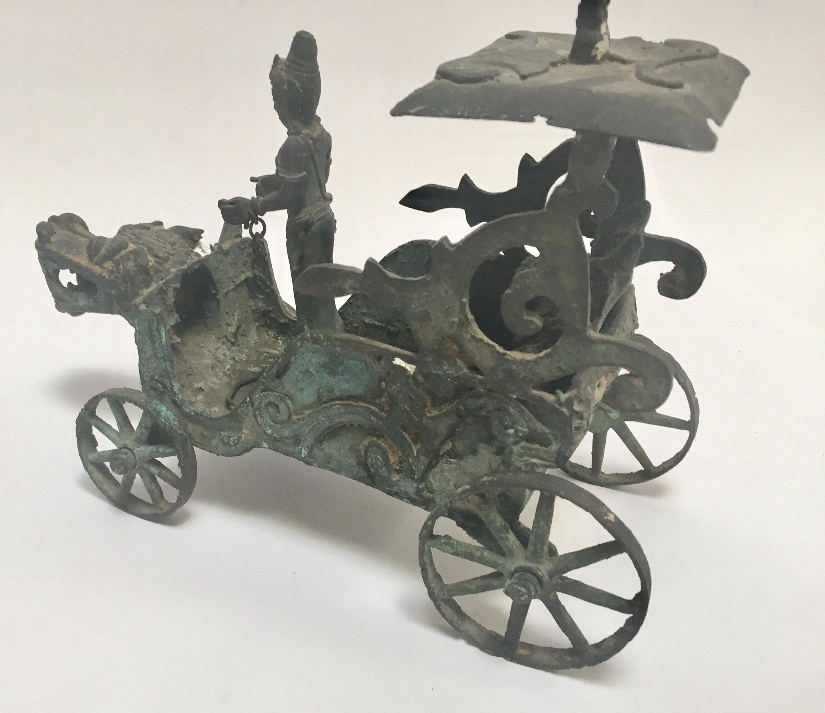 Antiker asiatischer Bronze-Chariot mit Drachenkopf, der von Pferden gezogen wird im Angebot 13
