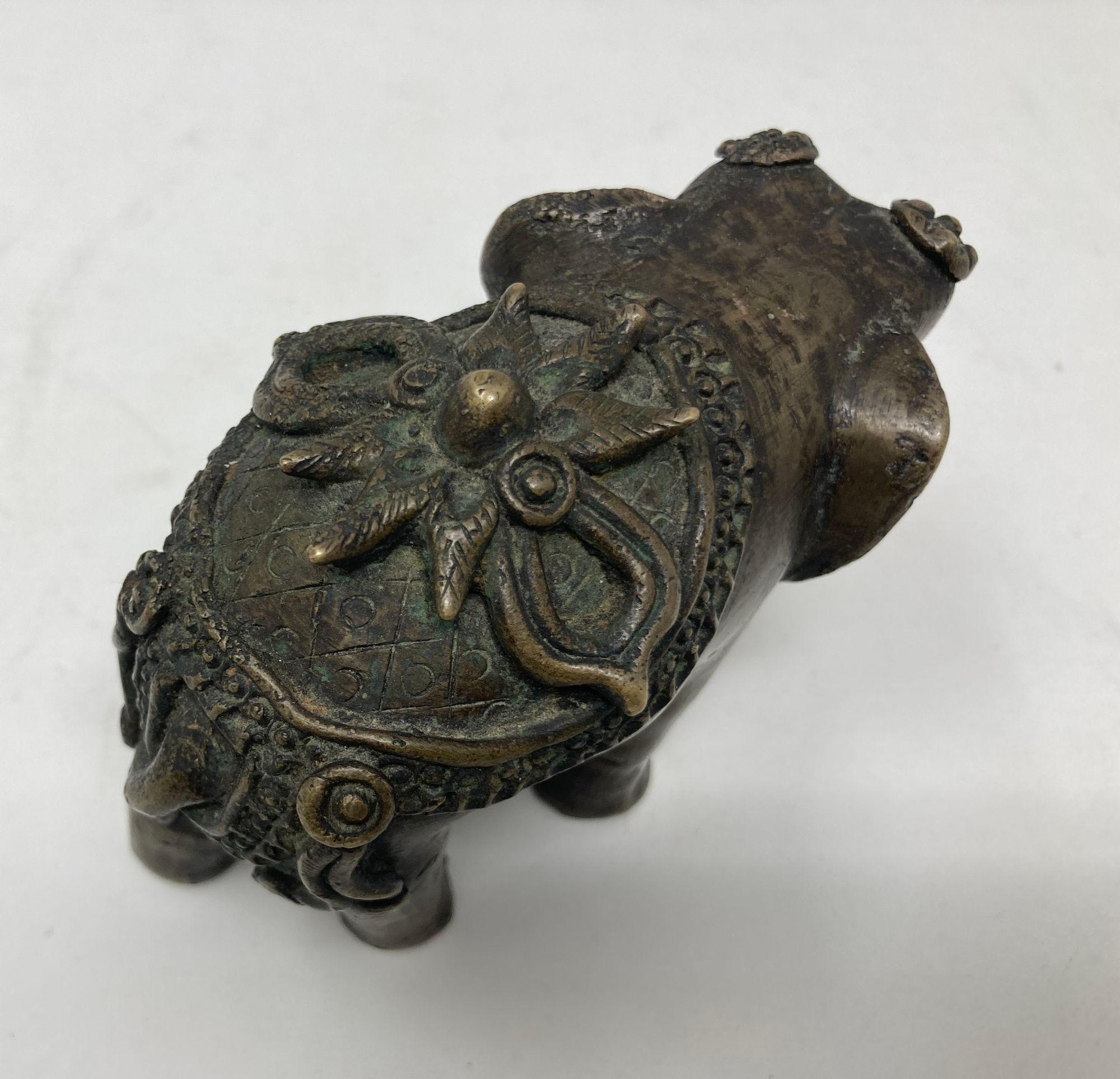Antico Elefante Asiatico in Bronzo Scultura Statua XIX sec. in vendita 6