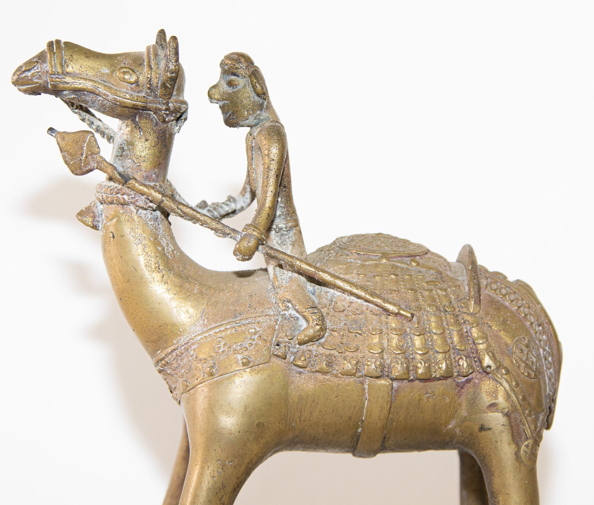 Antikes asiatisches Bronze-Spielzeug auf Rädern aus dem 19. Jahrhundert im Zustand „Gut“ im Angebot in North Hollywood, CA