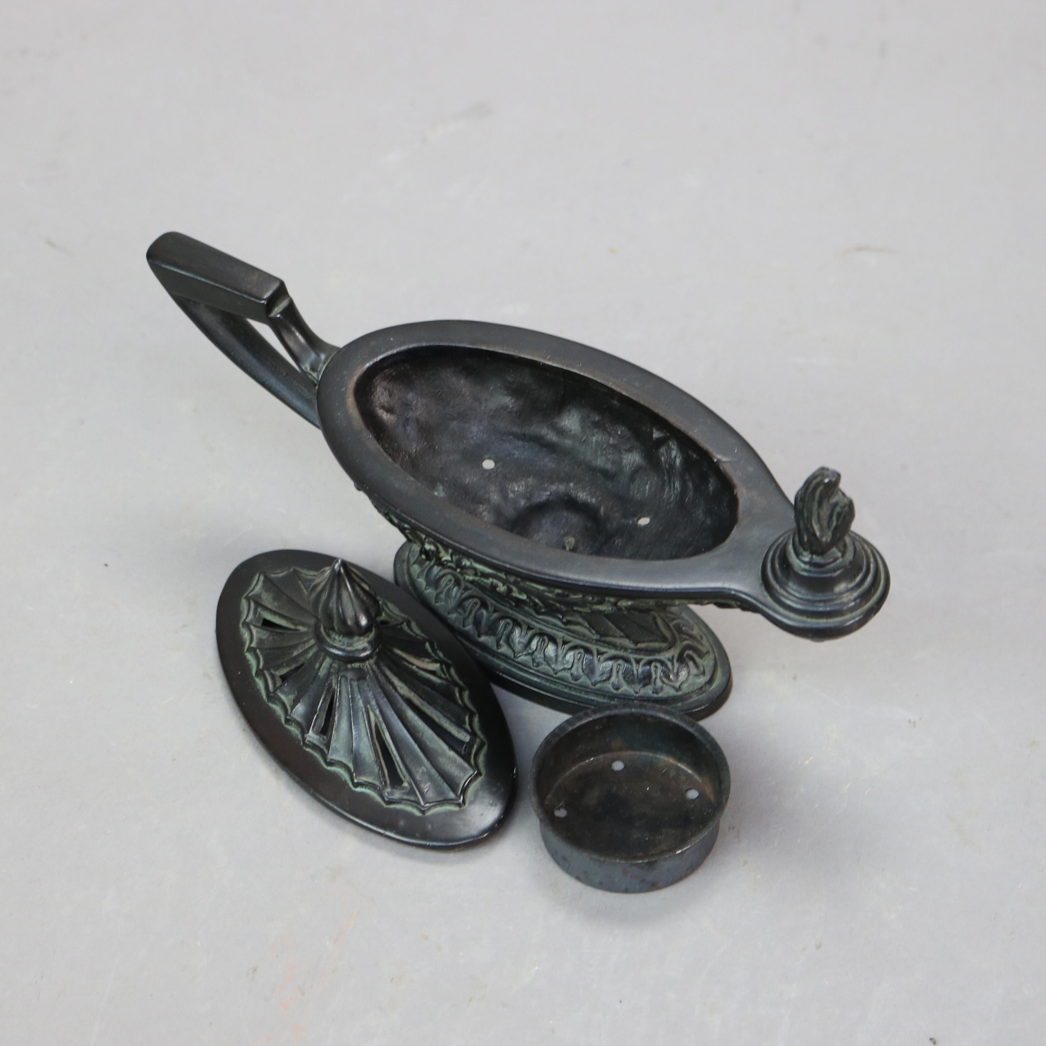 Antica lampada asiatica in bronzo fuso C1920

7 7/8