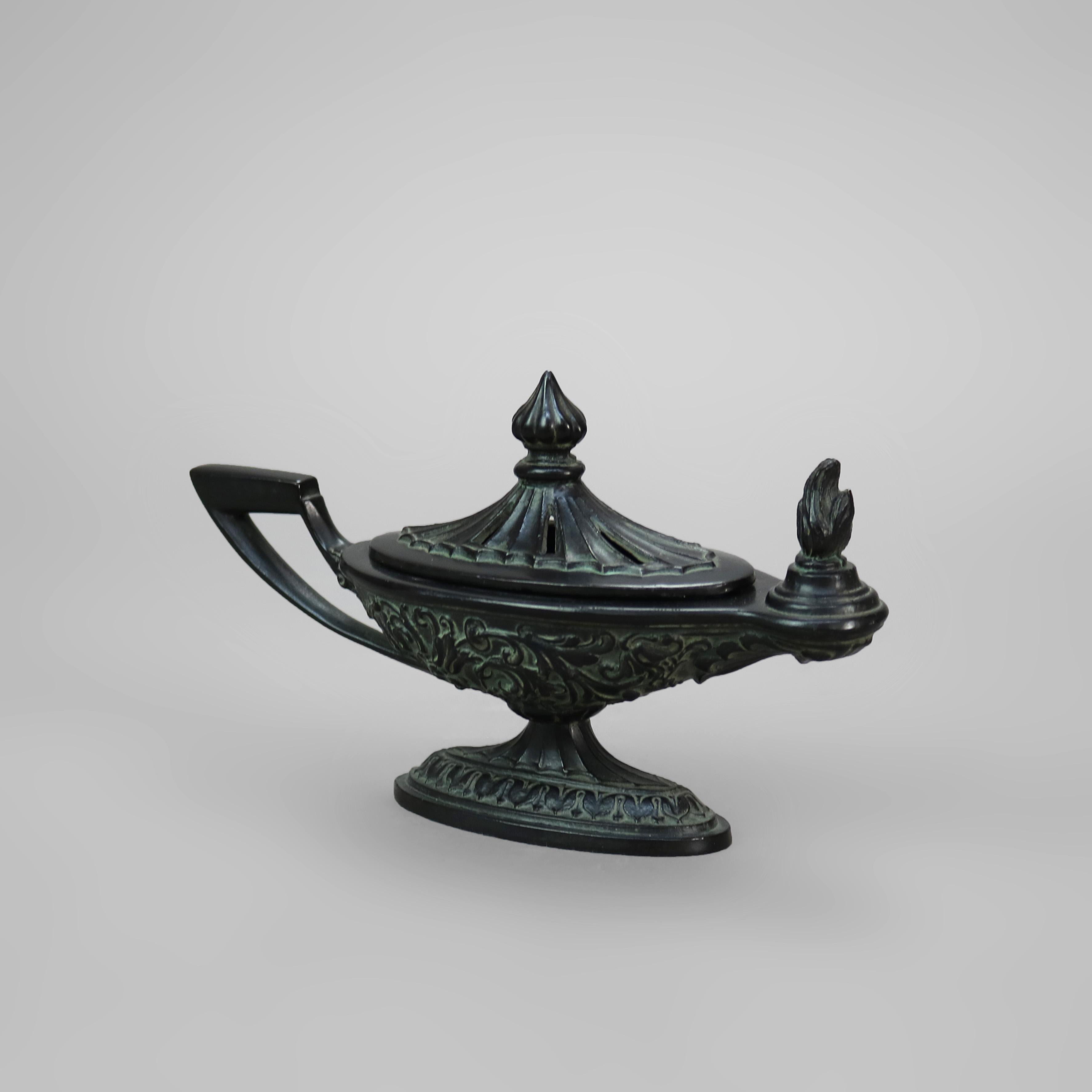 Antica lampada asiatica in bronzo fuso C1920 in vendita 1