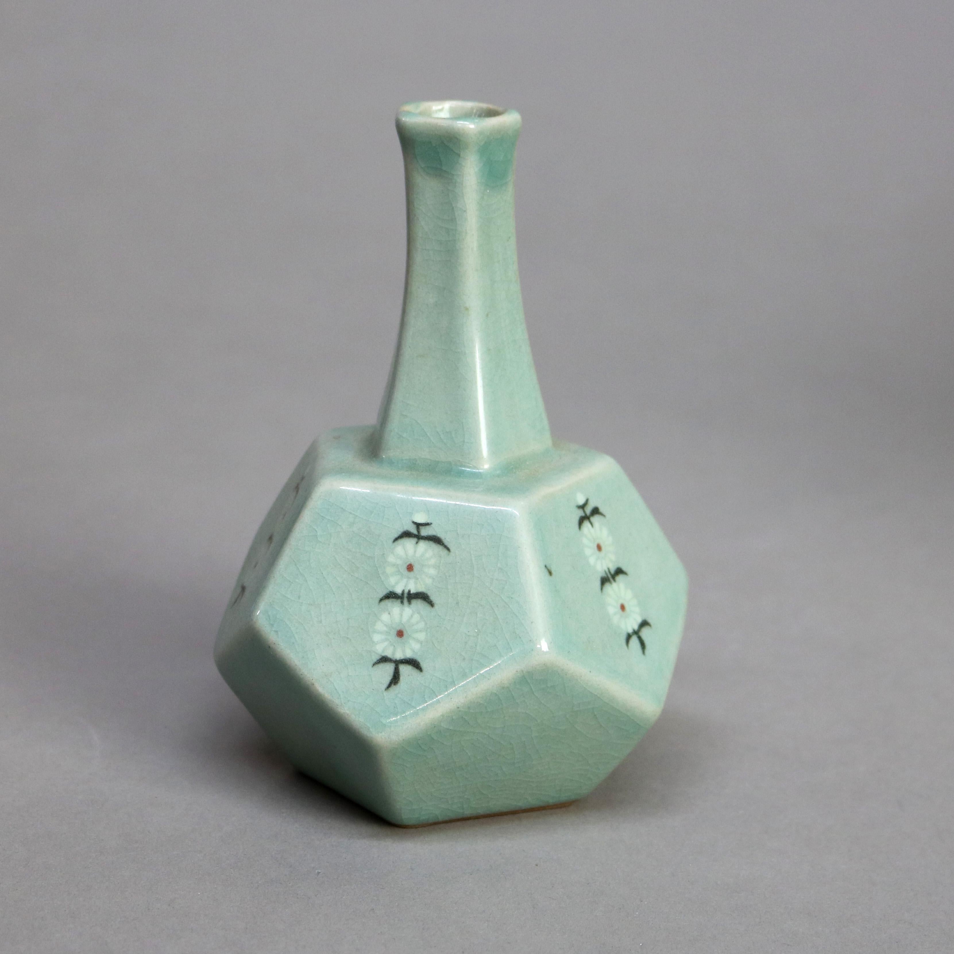 Antiguo Jarrón de Capullos de Cerámica Celadón Asiática con Margaritas Firmado Principios del S. XIX Alfarería en venta