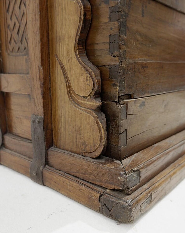 Antique Asian Chinese Dowry Trunk, 1900s For Sale at 1stDibs