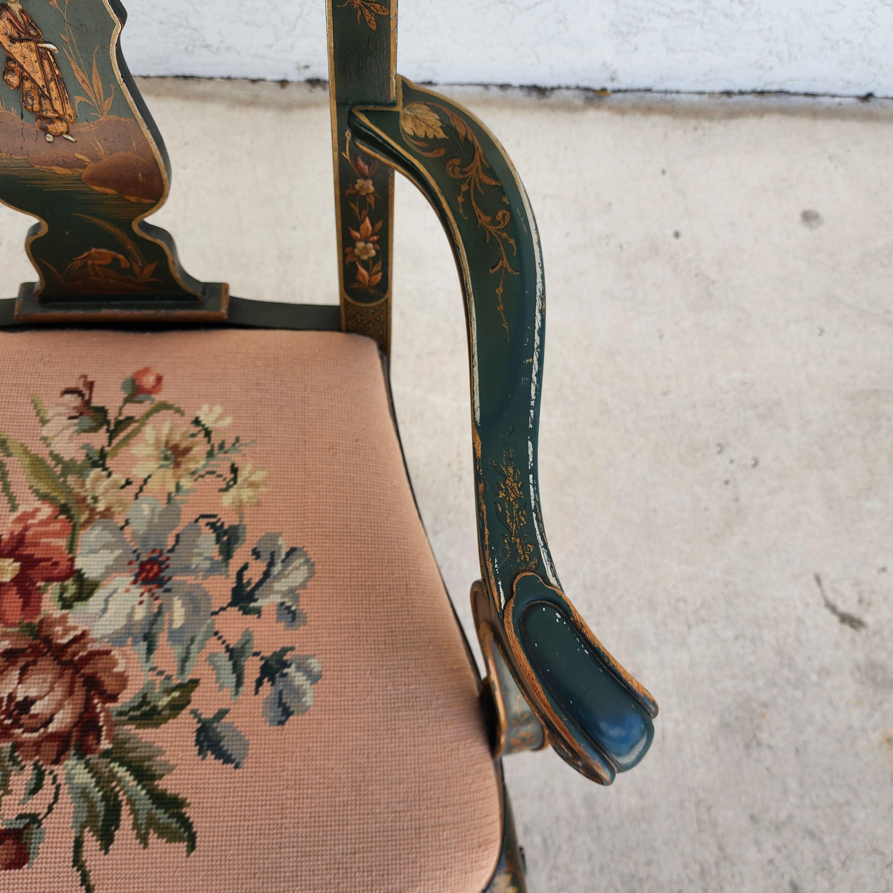 Fauteuil Queen Anne ancien décoré de chinoiseries, vers 1930 Bon état - En vente à Lake Worth, FL