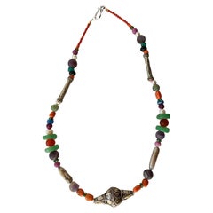 Antike asiatische ethnografische Stammes-Silber vergoldete Korallen-Halskette Vintage-Schmuck