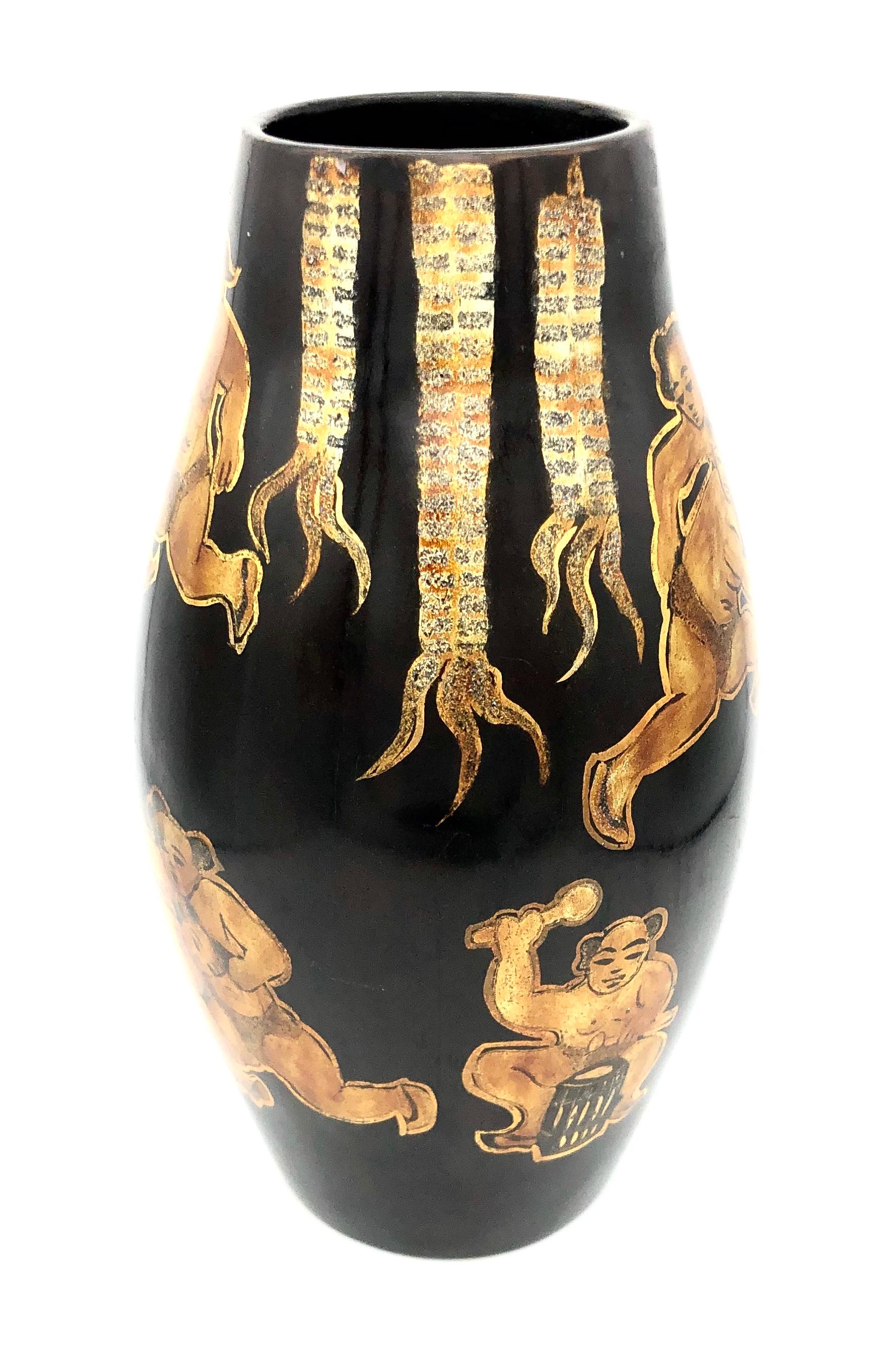 Hand-Painted Antique Vietnamese Lacquer Wrestlers Drummer Vase For Sale