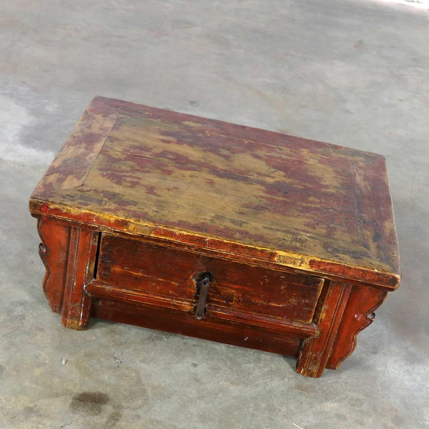 Antique Asian Low Tea or Altar Table with Drawer In Good Condition In Topeka, KS