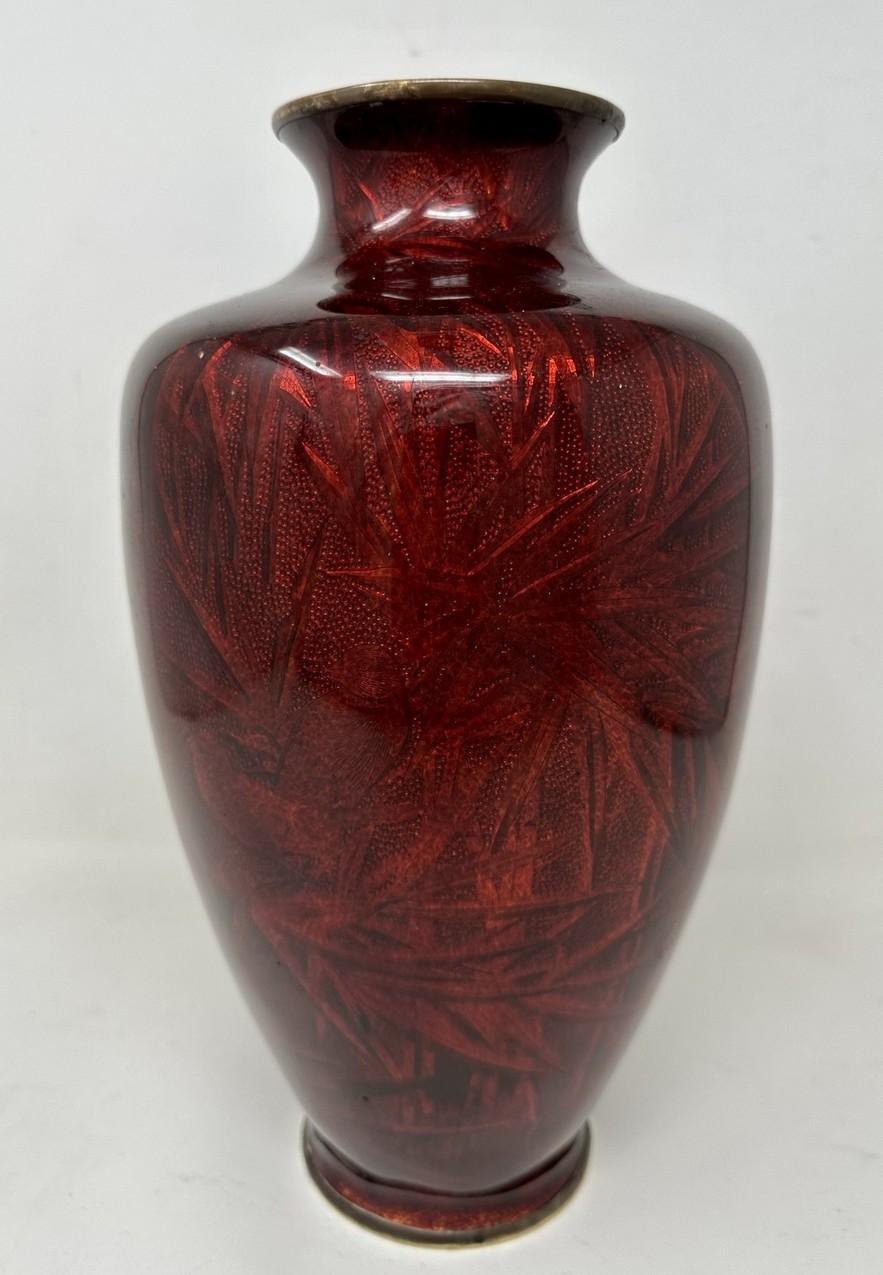 Antique Asian Meiji Period Japanese Bronze Cloisonne Enamel Urn Vase Red Gilt In Good Condition For Sale In Dublin, Ireland
