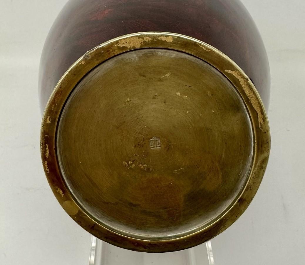 Antike asiatische Urnenvase aus Bronze und Cloisonné-Emaille aus der japanischen Meiji-Periode, rot vergoldet im Angebot 1