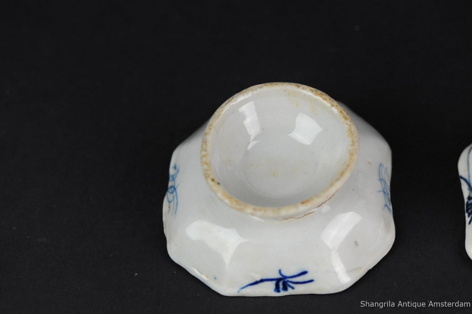 Antique Asian or South East Asian Altar Dishes Peanot Bowls Japan Thailand In Excellent Condition For Sale In Amsterdam, Noord Holland