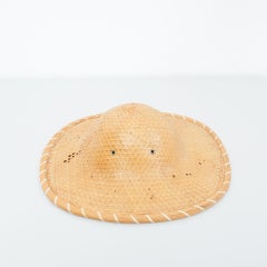 Antiker asiatischer Rattanhut, um 1950