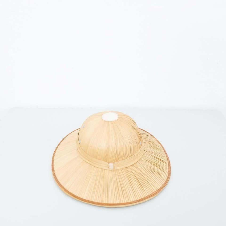 Antique Asian Rattan Hat, circa 1950 In Good Condition For Sale In Barcelona, ES