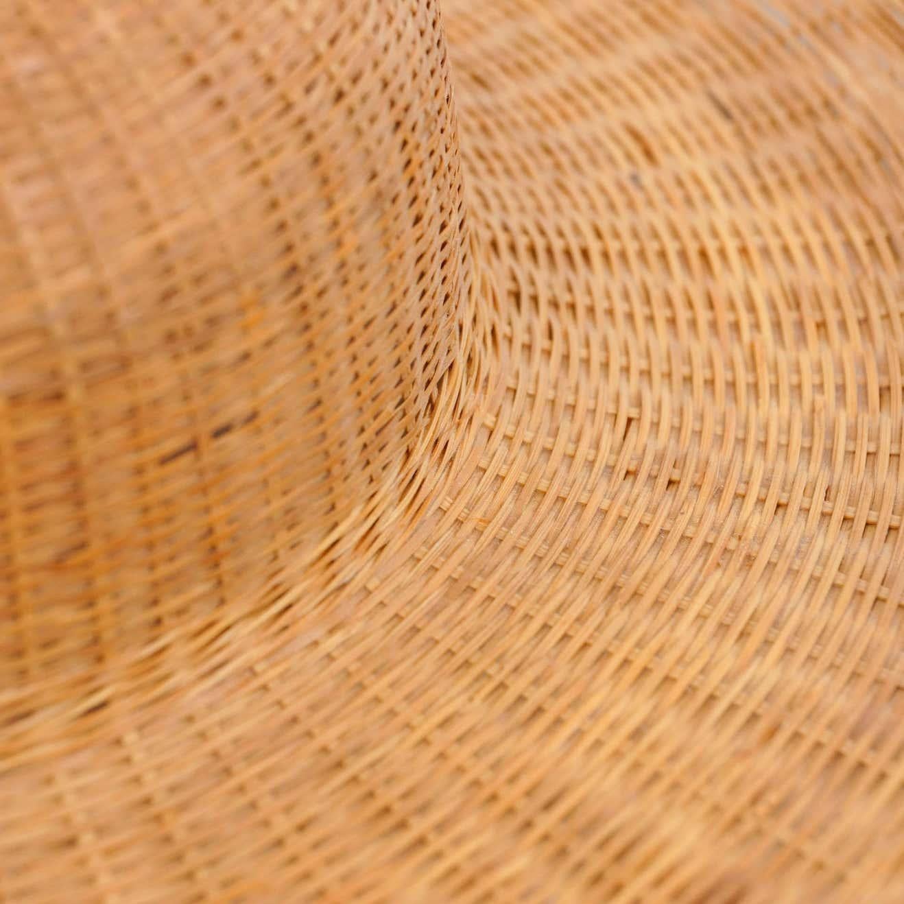 Antique Asian Rattan Hat, circa 1950 In Fair Condition In Barcelona, Barcelona