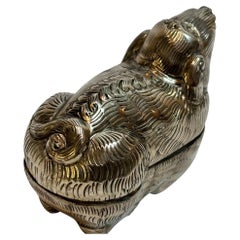 Antike asiatische Betelnussdose aus Silber in Form von Foo Lion Southeast Asia