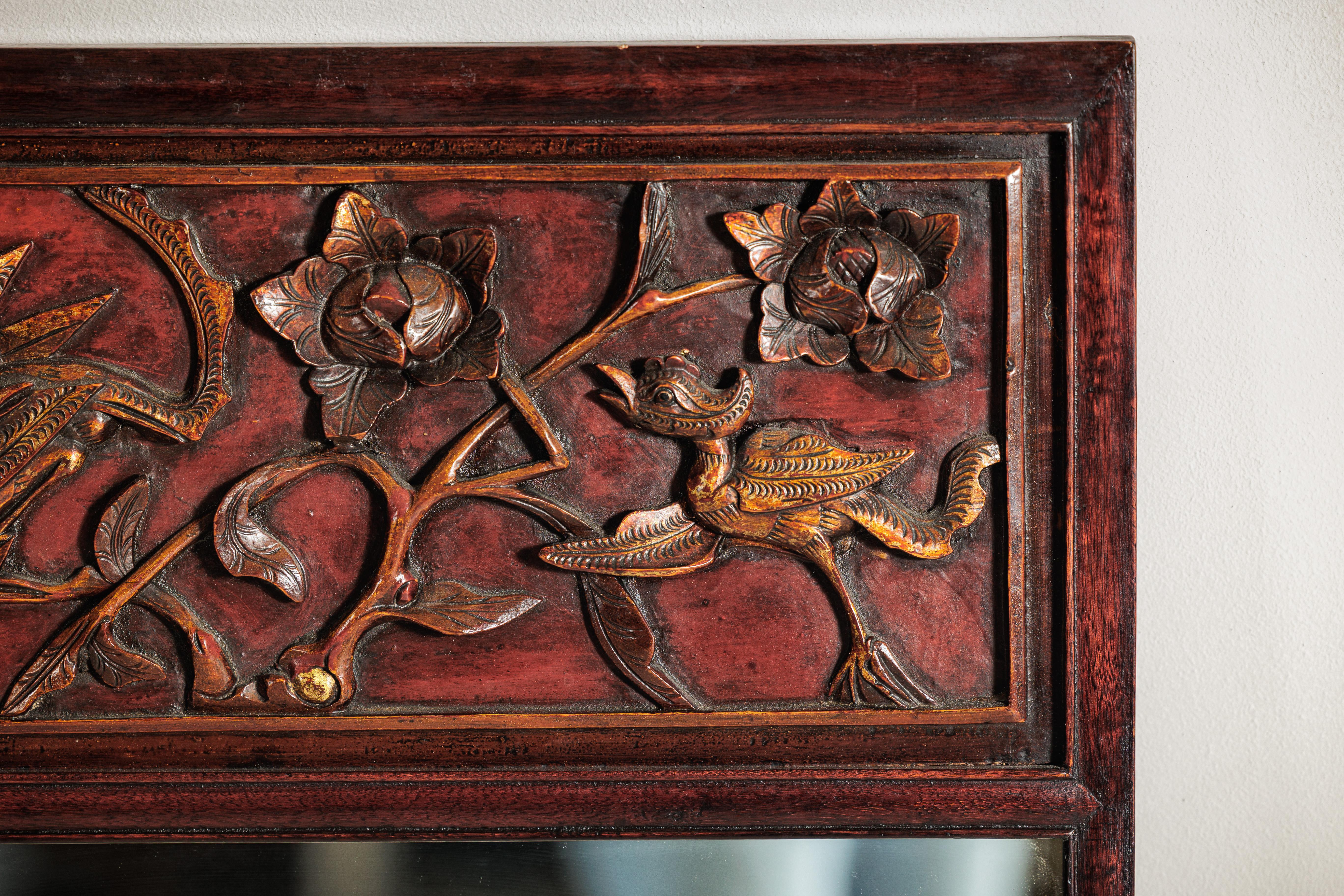 Antiguo Espejo Trumeau Asiático con Pájaros Tallados y Panel Floral en venta 4