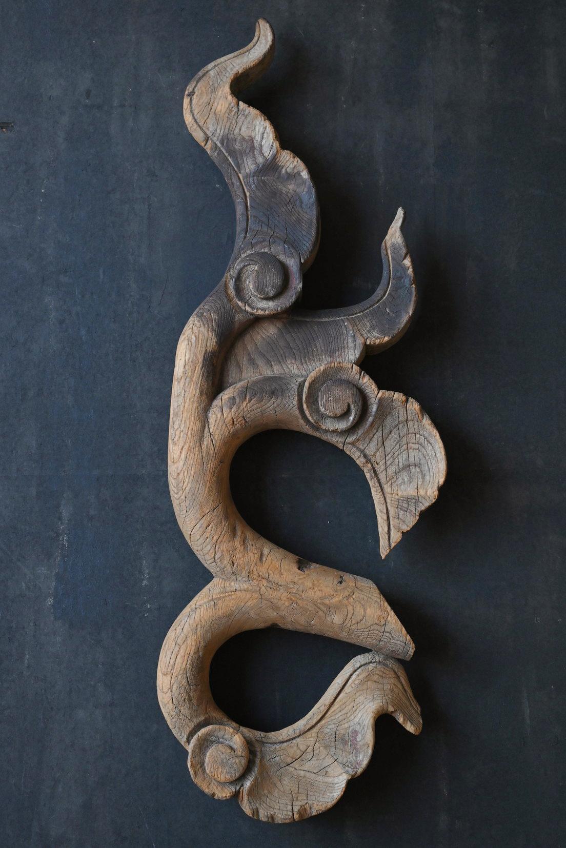 Antica scultura asiatica in legno di vite/Fine XIX-inizio XX secolo/Appeso a parete in vendita 6